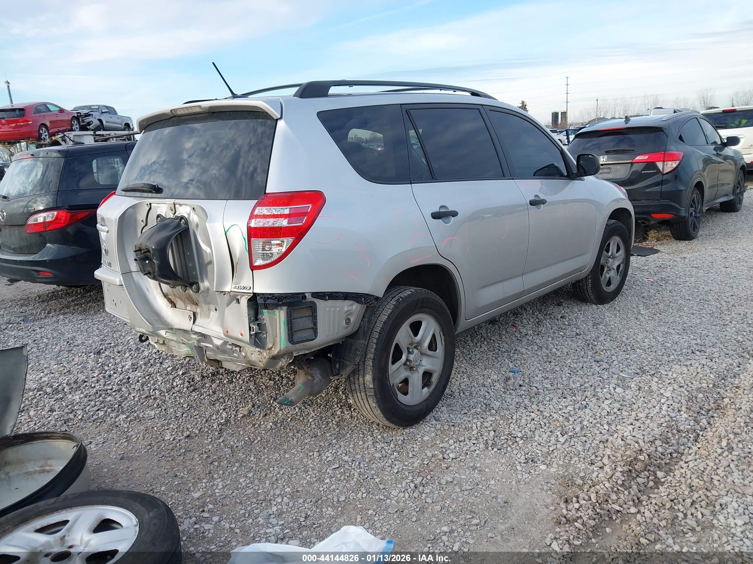 TOYOTA RAV4 image 4