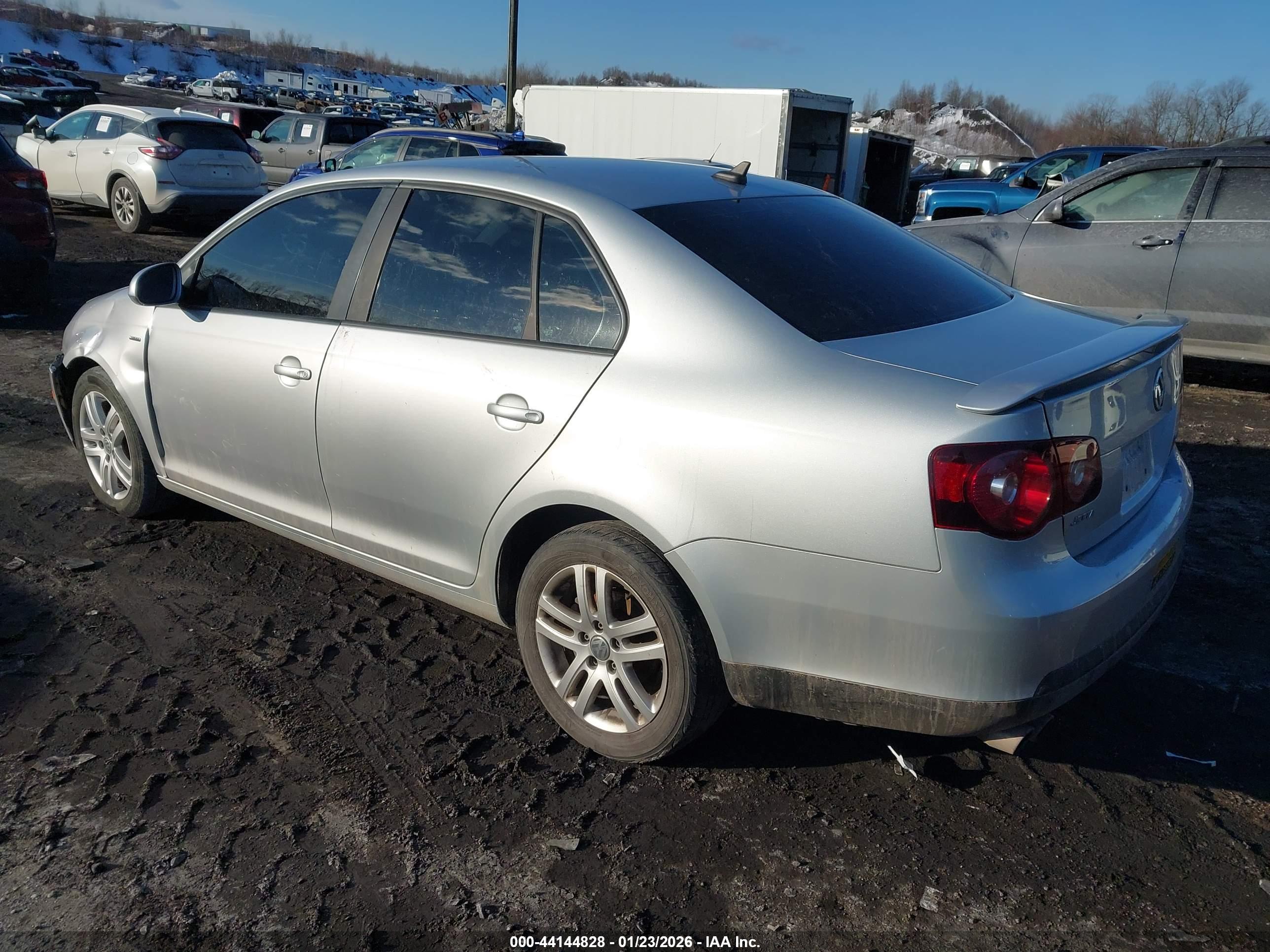 VOLKSWAGEN JETTA image 3