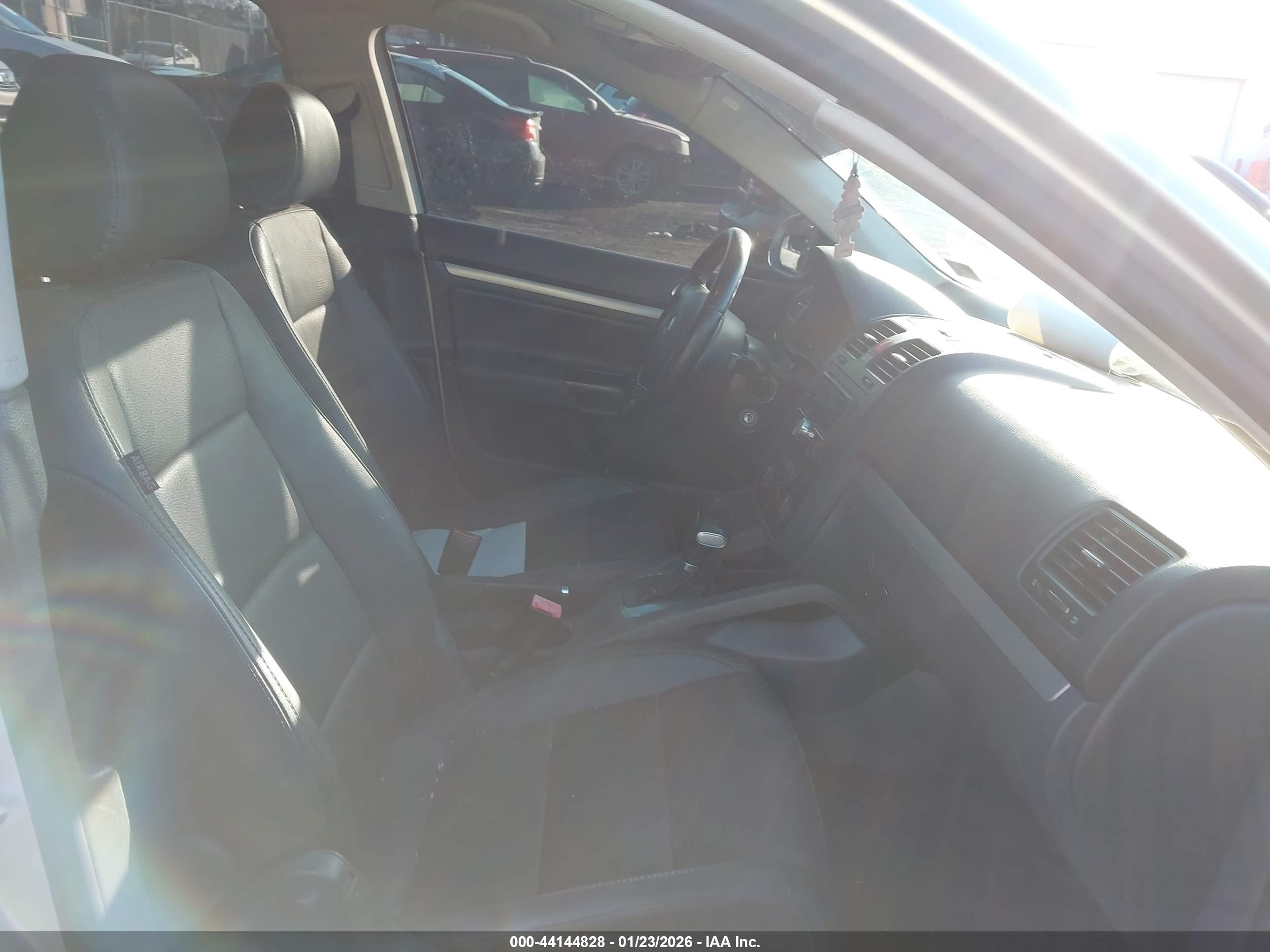 VOLKSWAGEN JETTA image 5