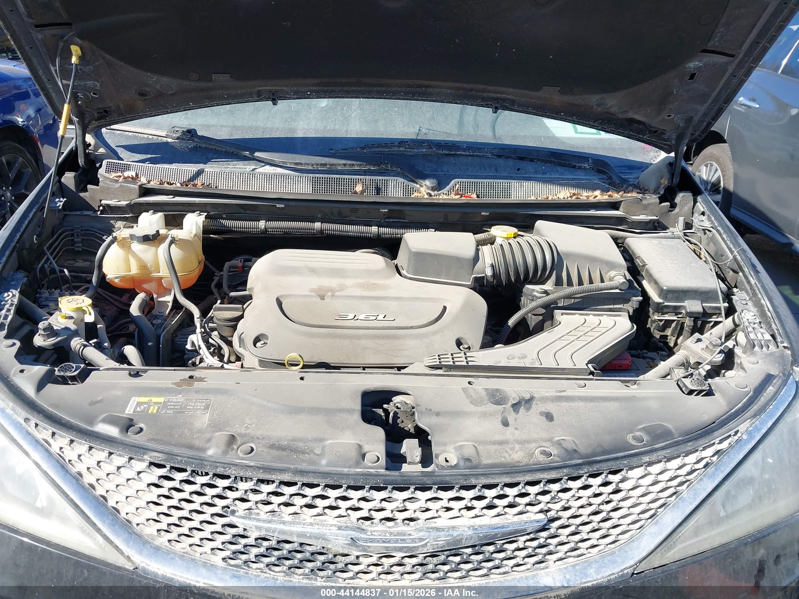 CHRYSLER PACIFICA image 10