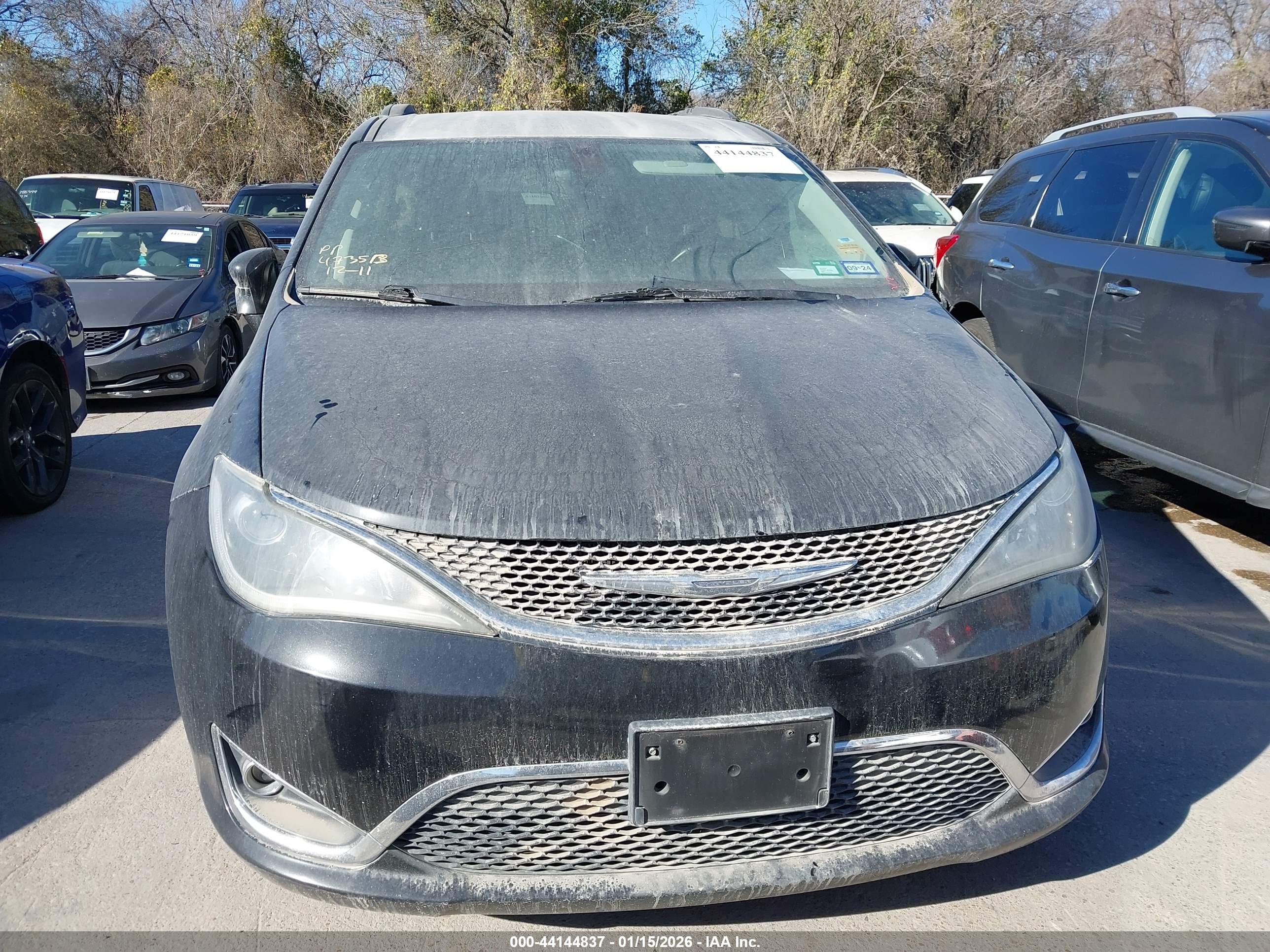 CHRYSLER PACIFICA image 6