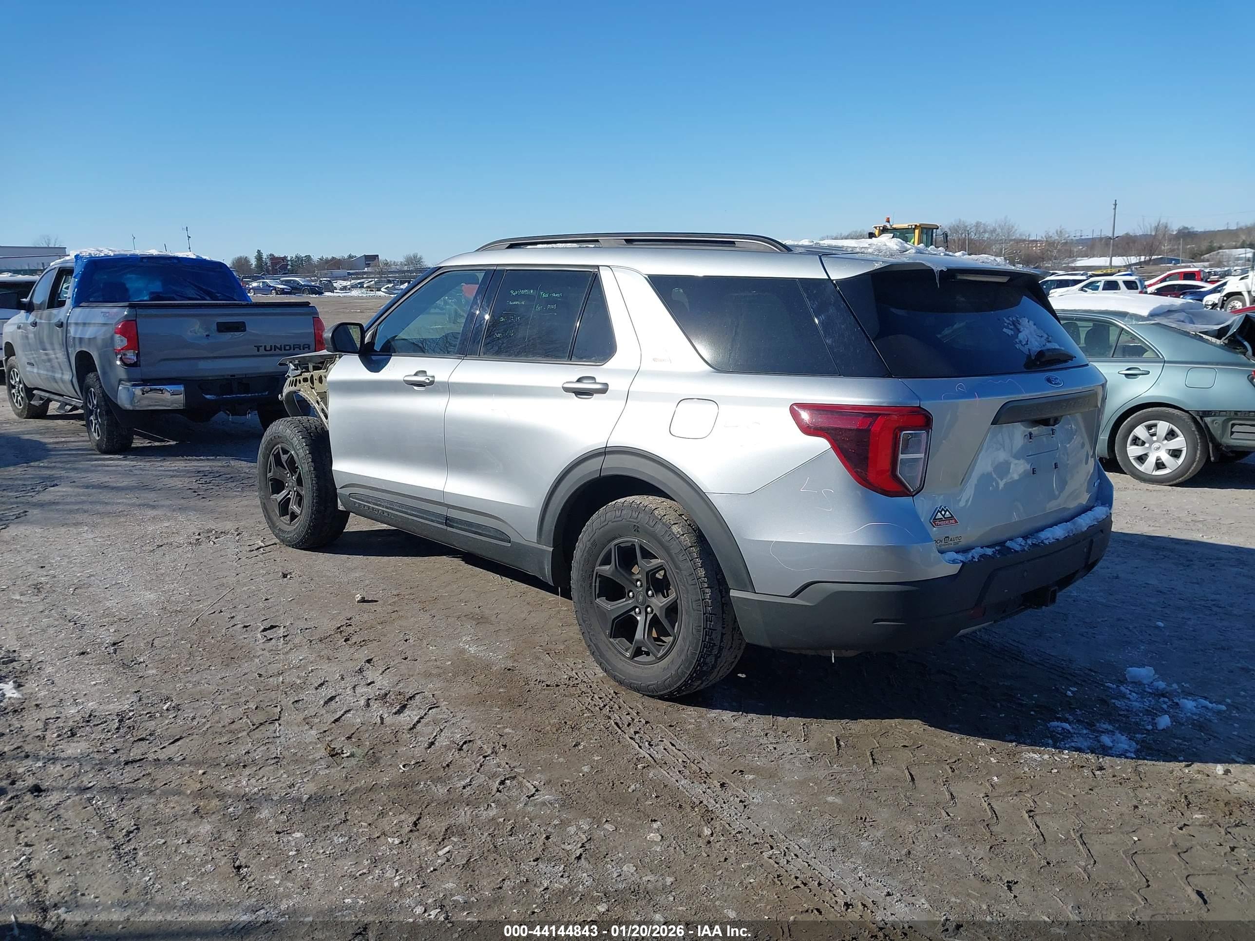 FORD EXPLORER image 3