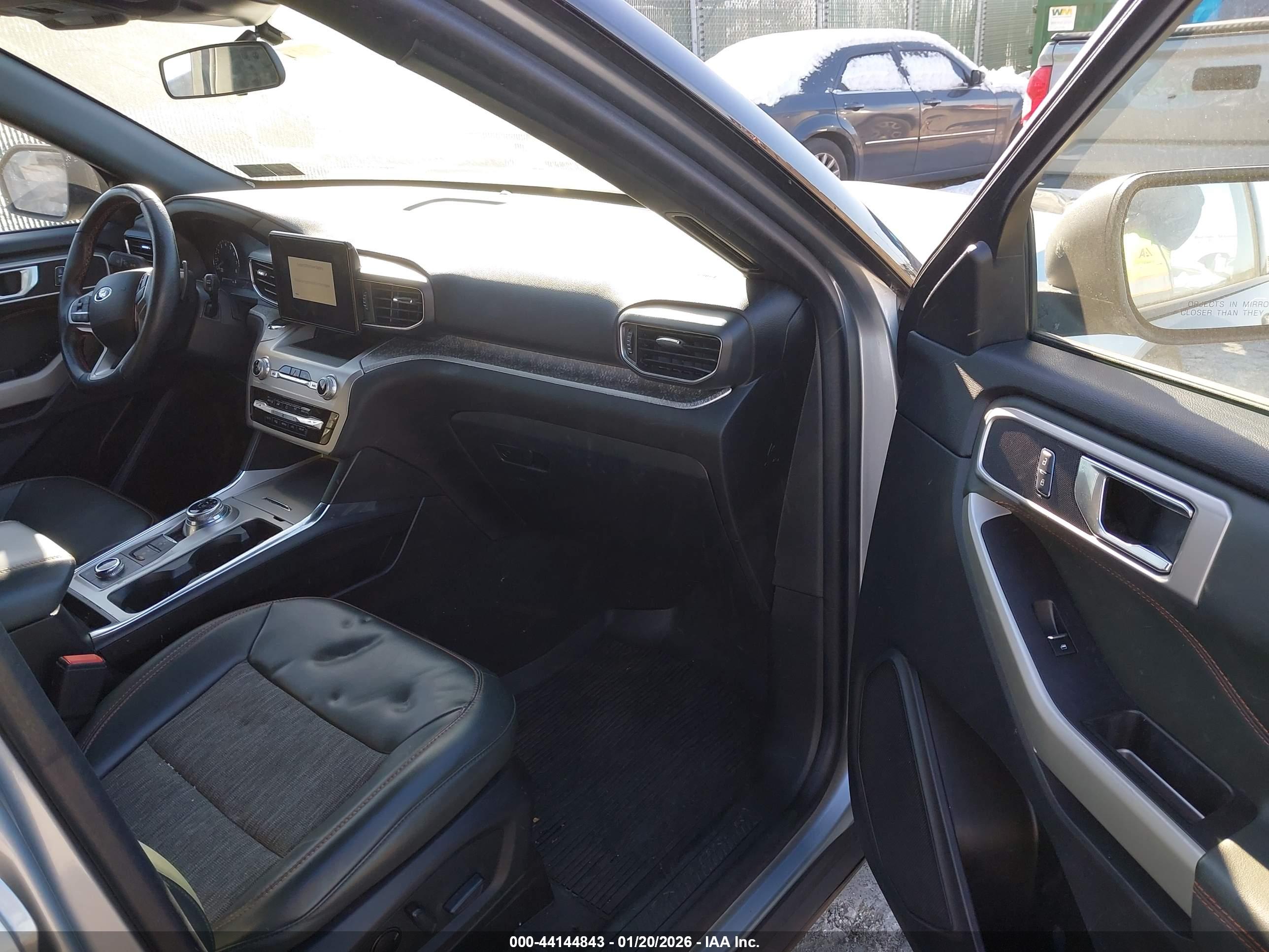 FORD EXPLORER image 5