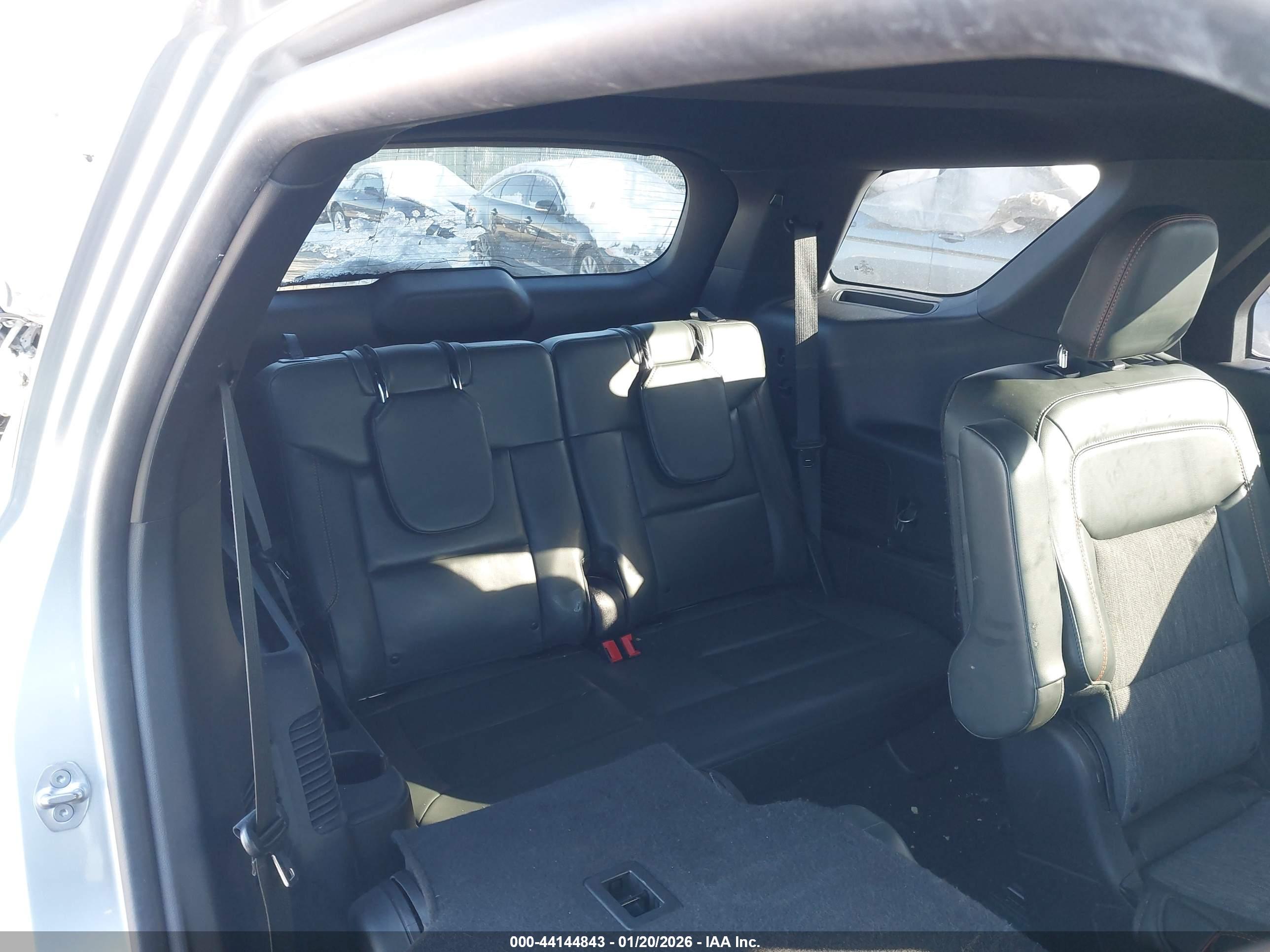FORD EXPLORER image 8