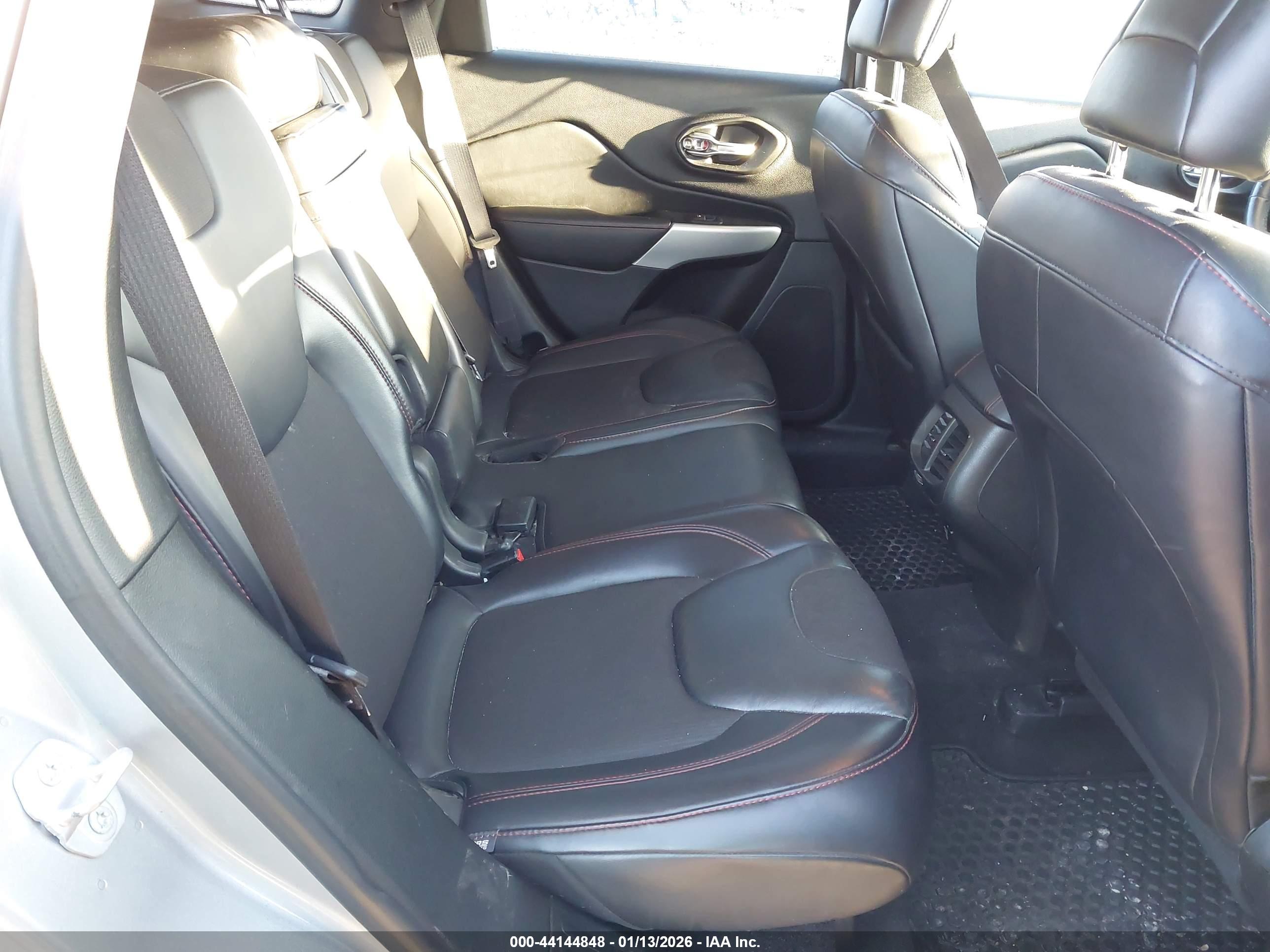 JEEP CHEROKEE image 8