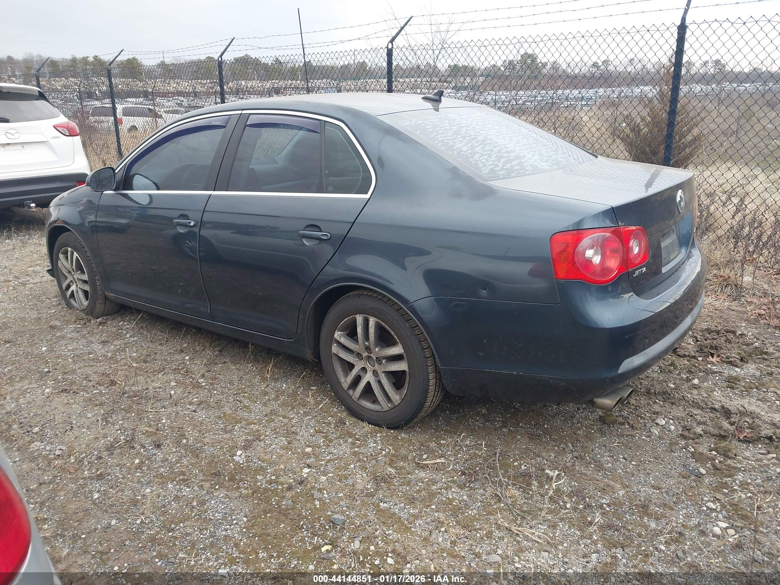 VOLKSWAGEN JETTA image 3