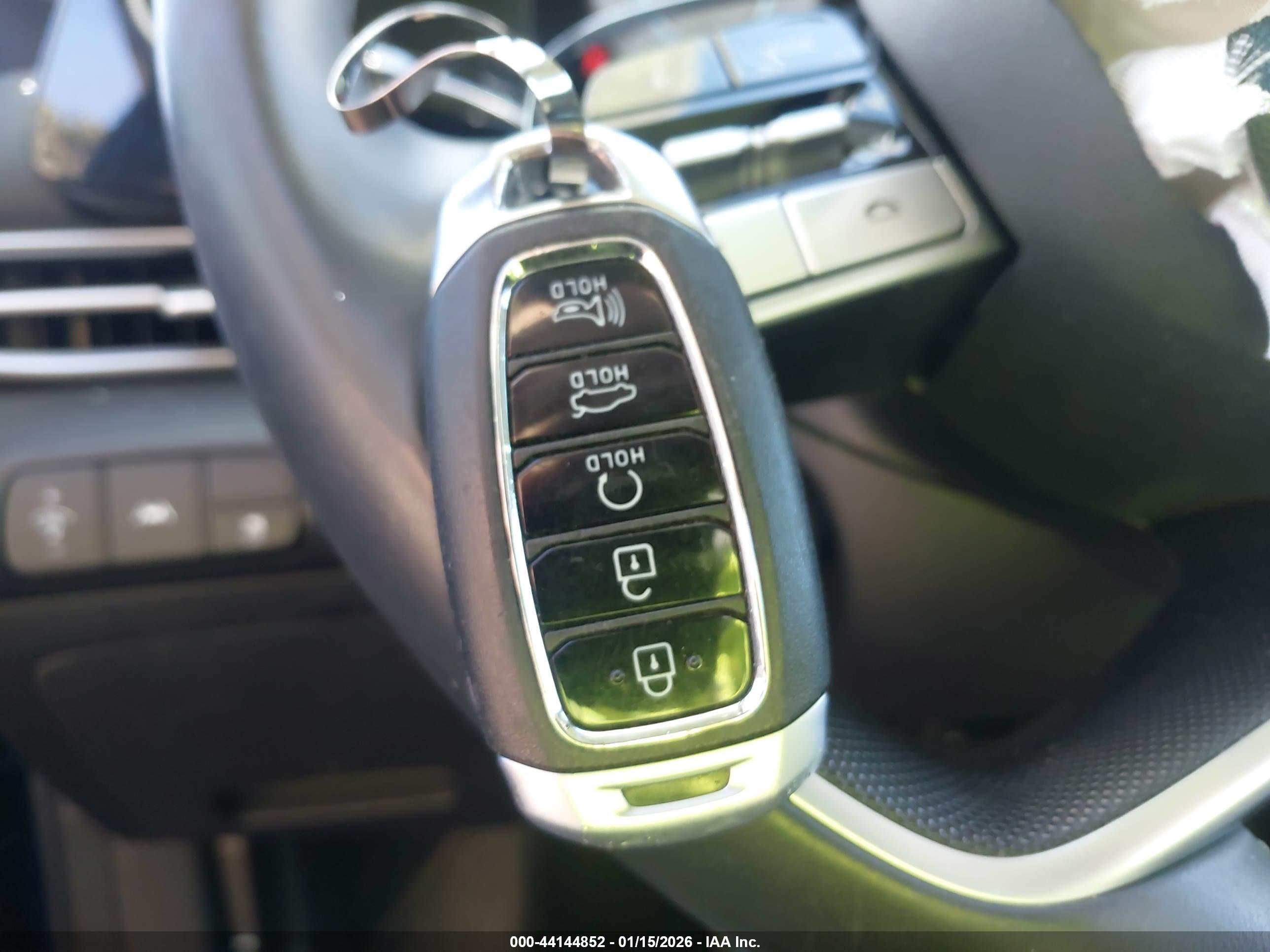 HYUNDAI ELANTRA image 11