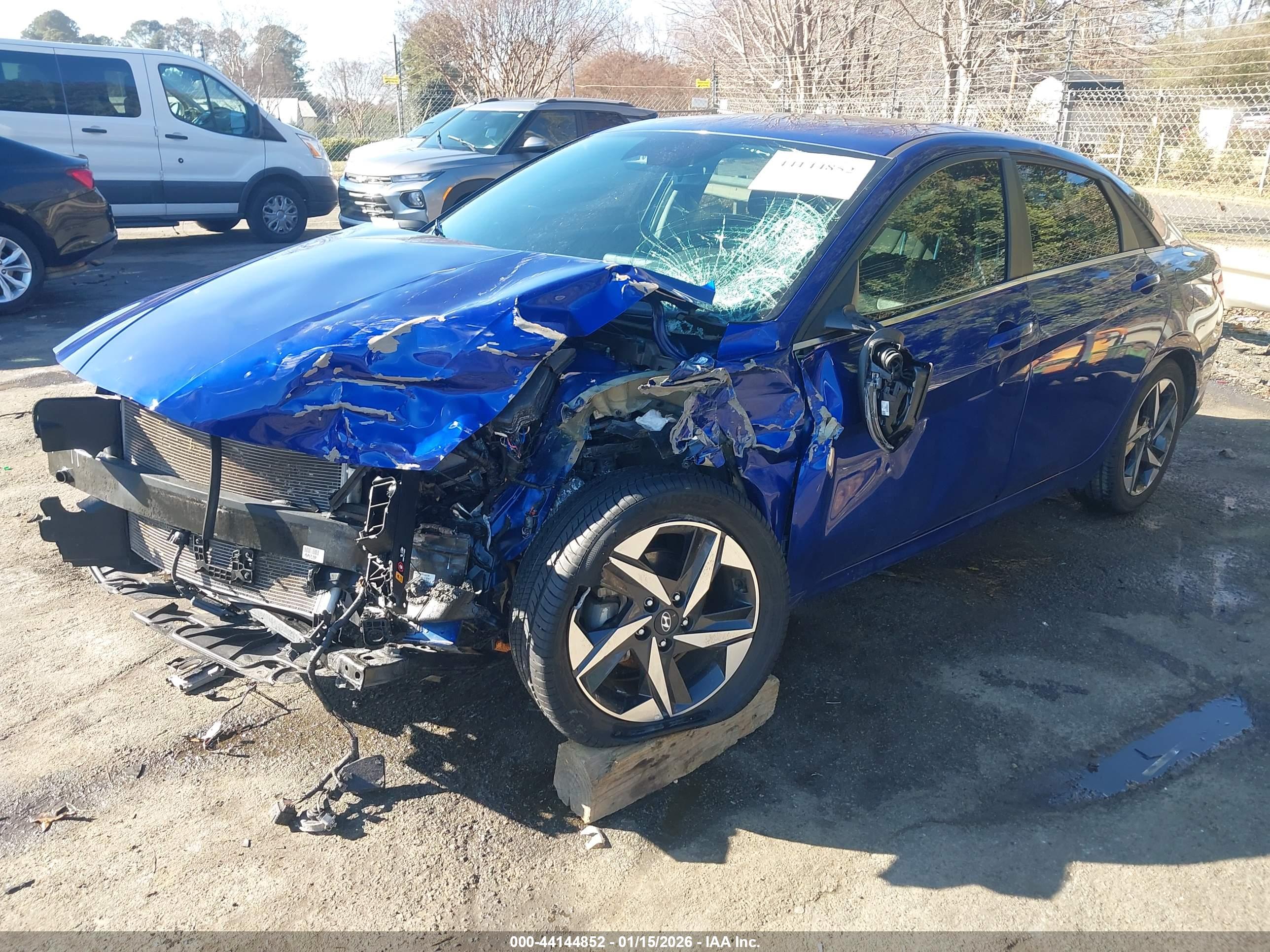 HYUNDAI ELANTRA image 2