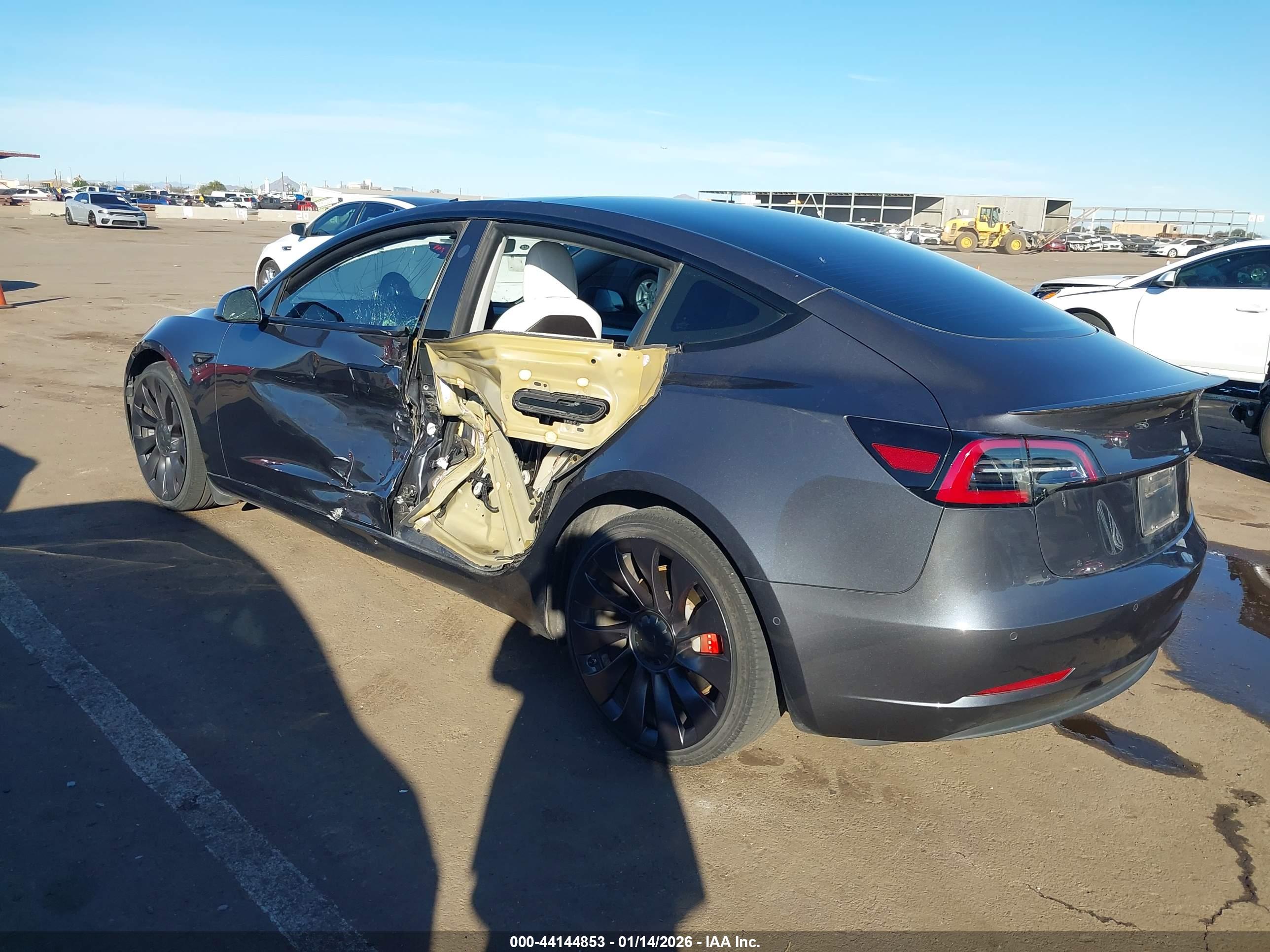 TESLA MODEL image 3