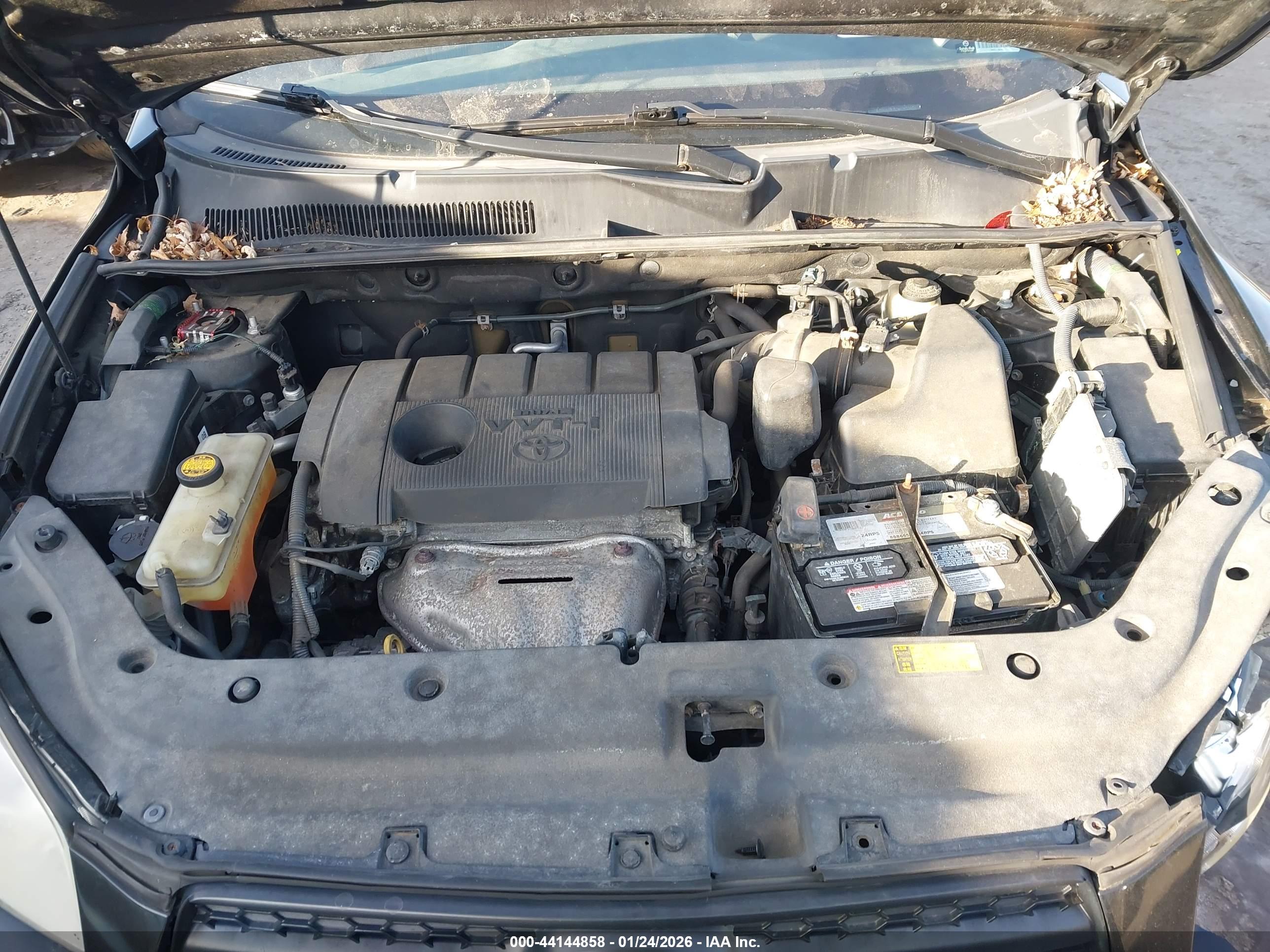 TOYOTA RAV4 image 10