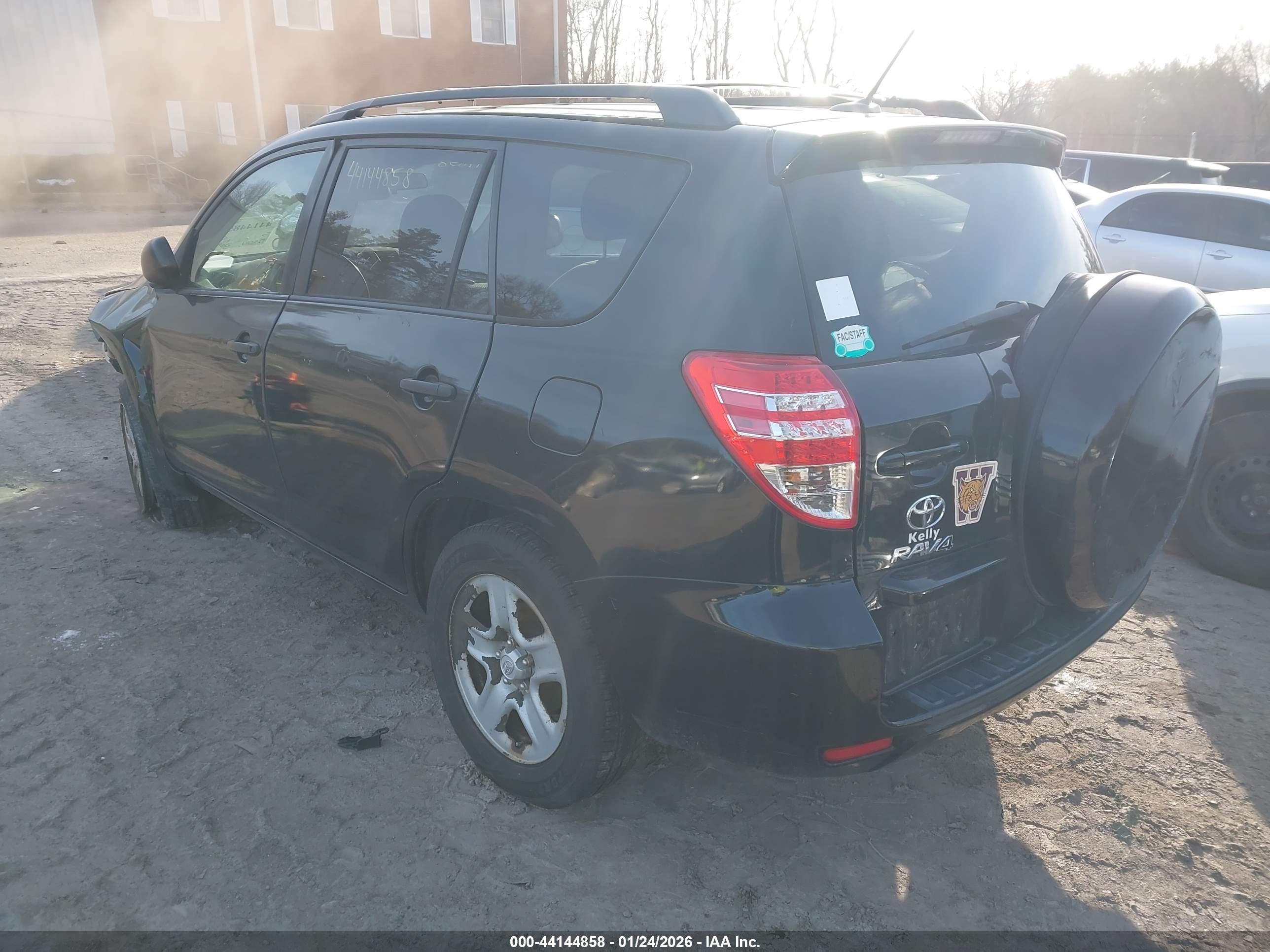 TOYOTA RAV4 image 3