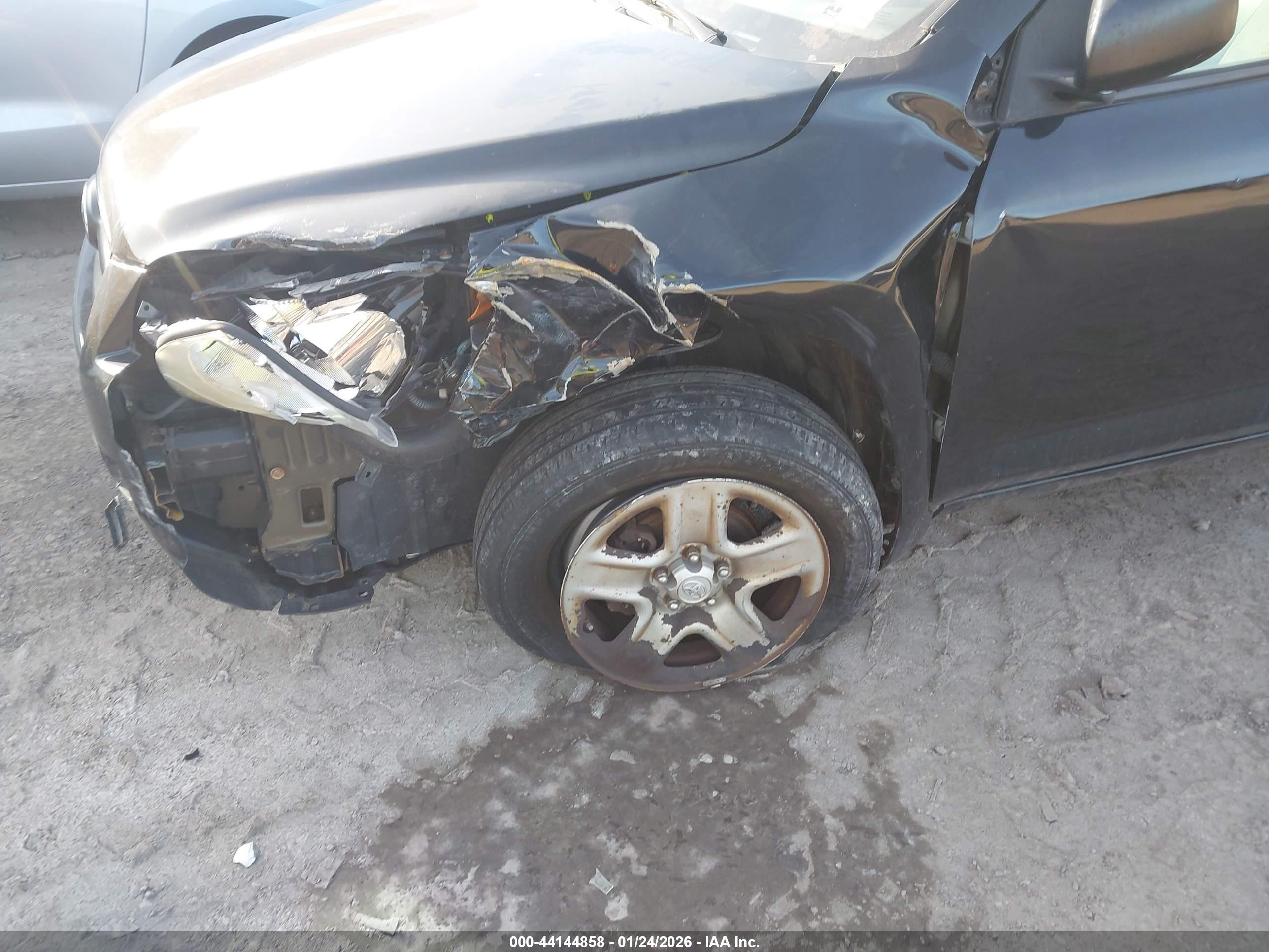 TOYOTA RAV4 image 6
