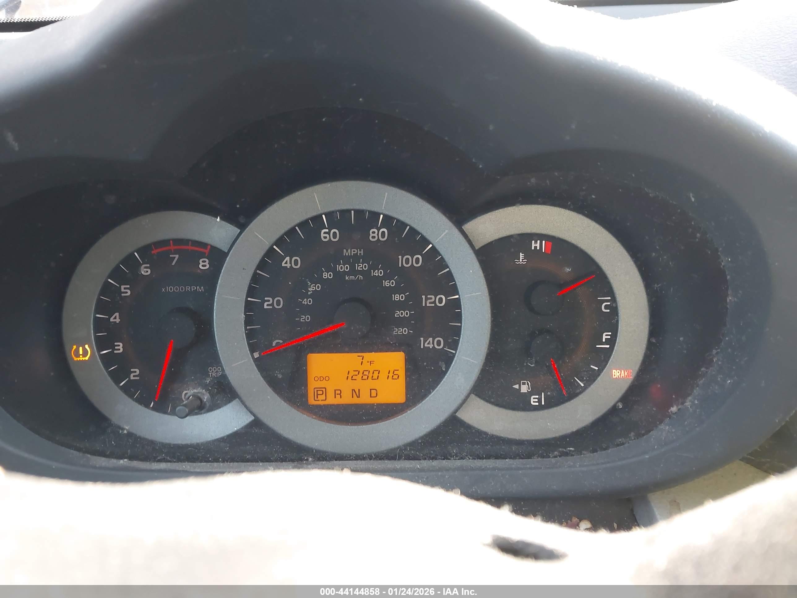 TOYOTA RAV4 image 7