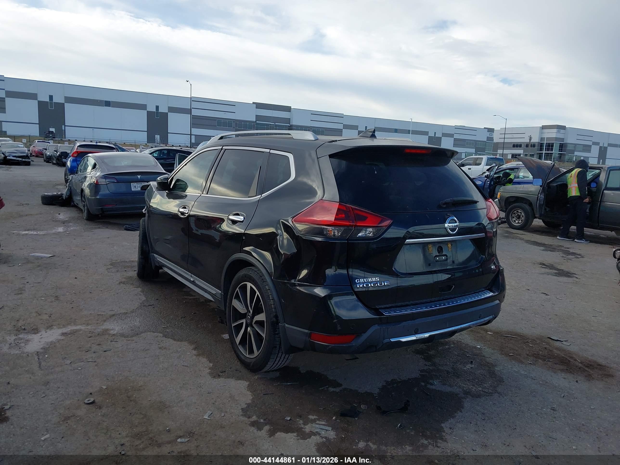 NISSAN ROGUE image 3