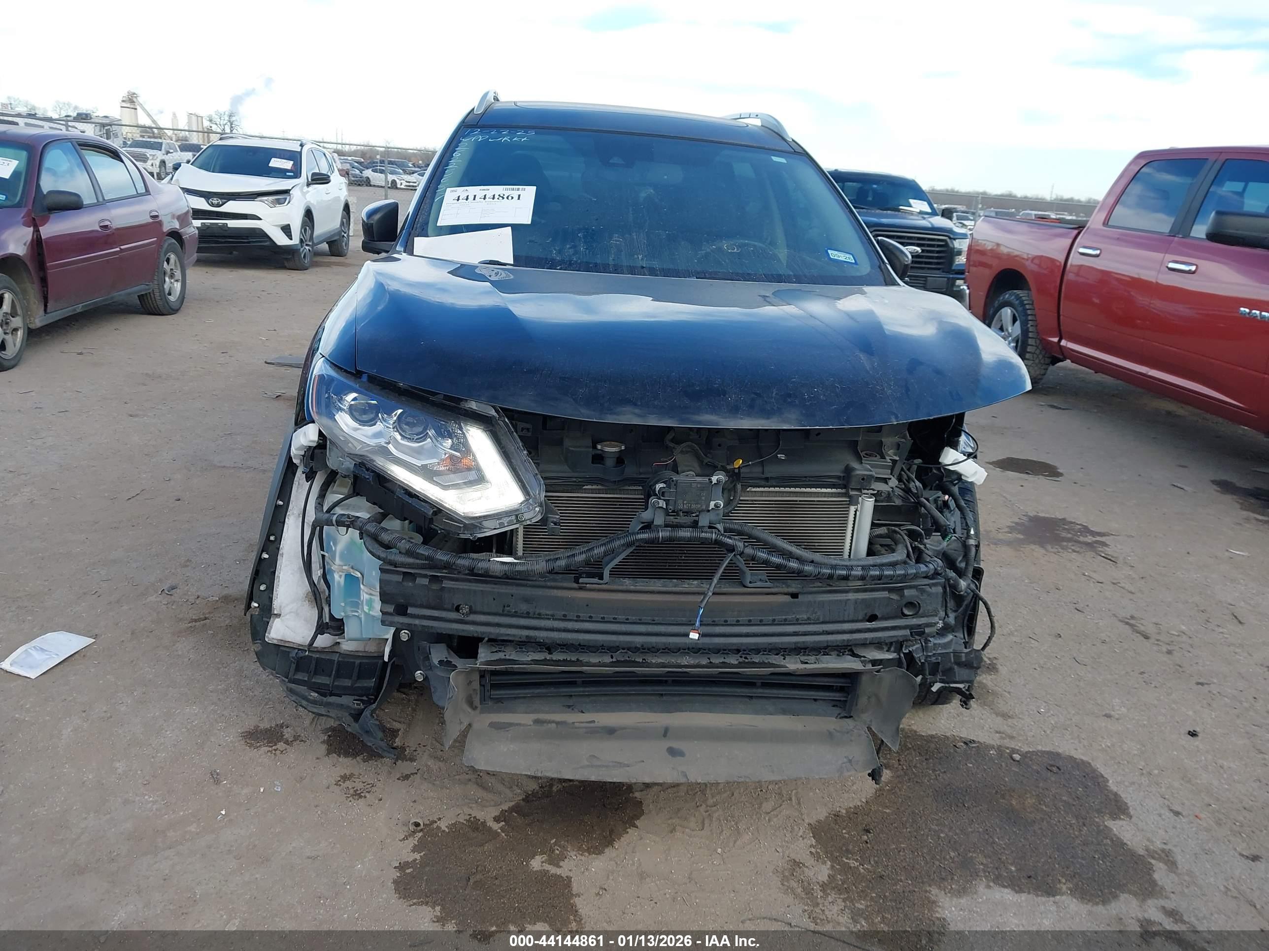 NISSAN ROGUE image 6