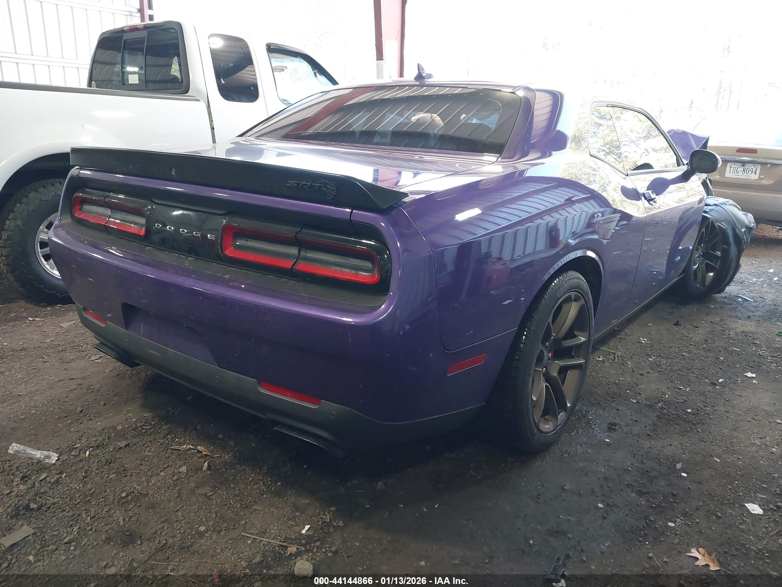 DODGE CHALLENGER image 4
