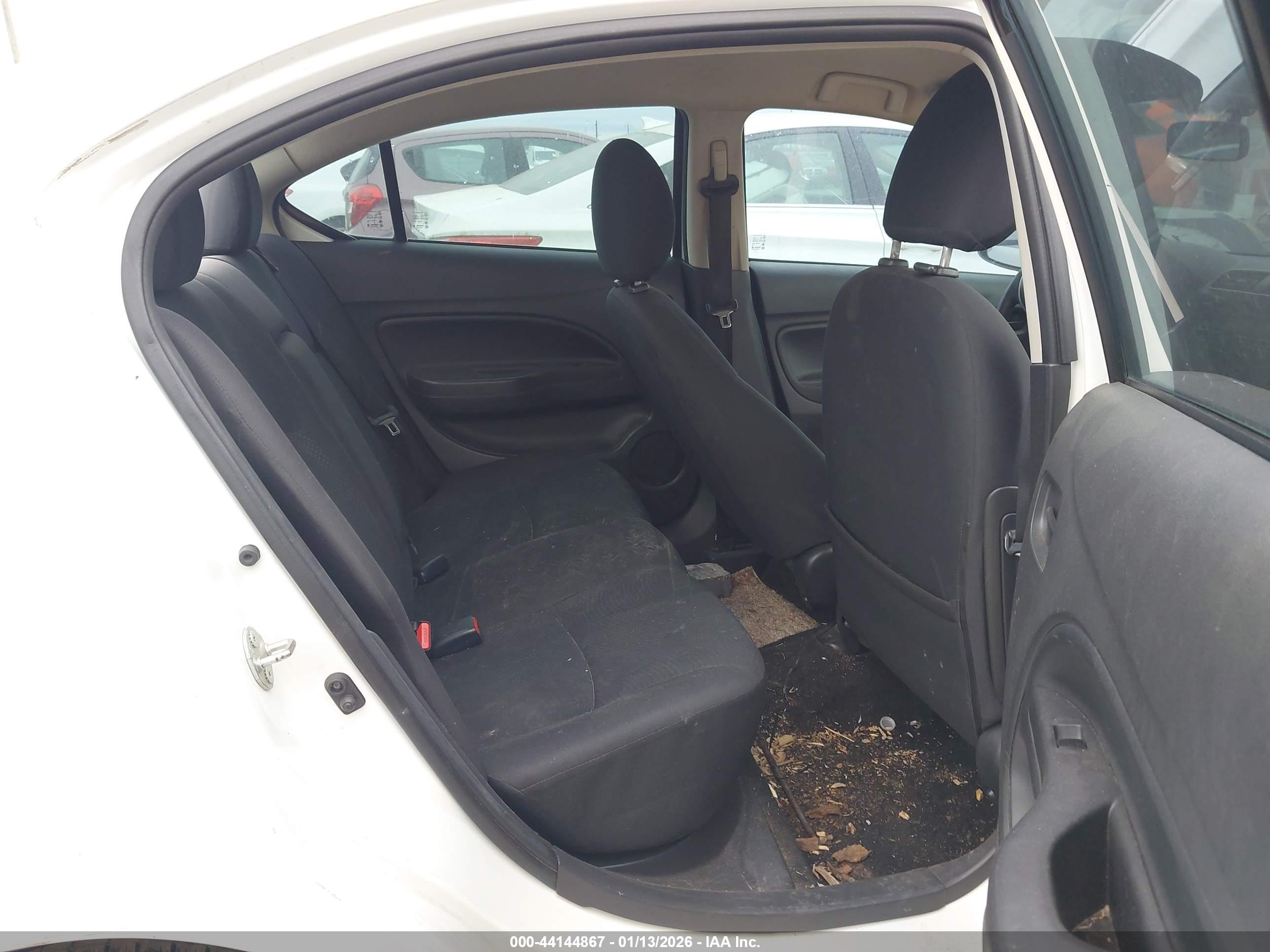 MITSUBISHI MIRAGE image 8