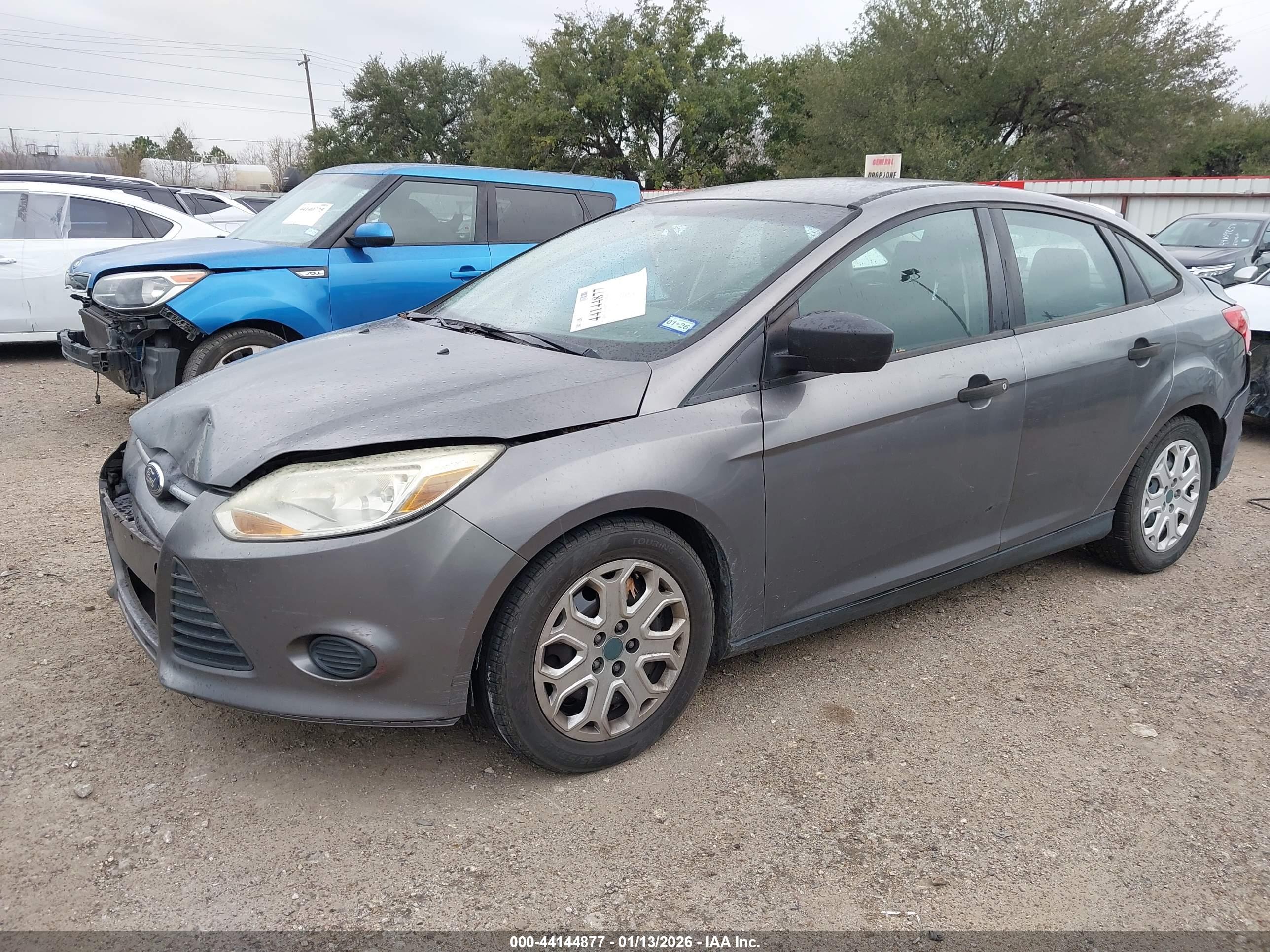 FORD FOCUS image 2