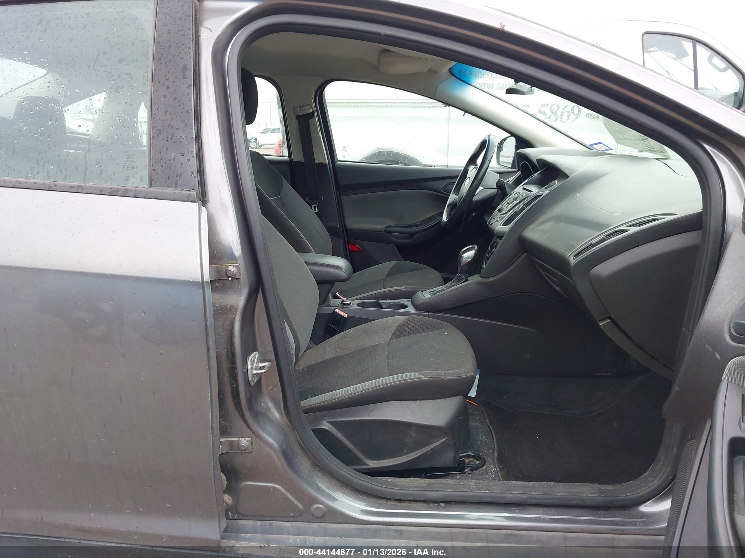FORD FOCUS image 5