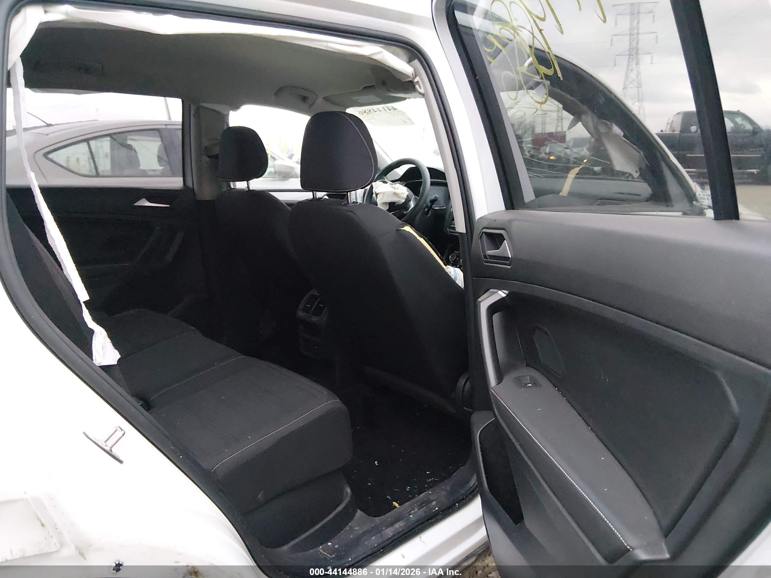 VOLKSWAGEN TIGUAN image 8