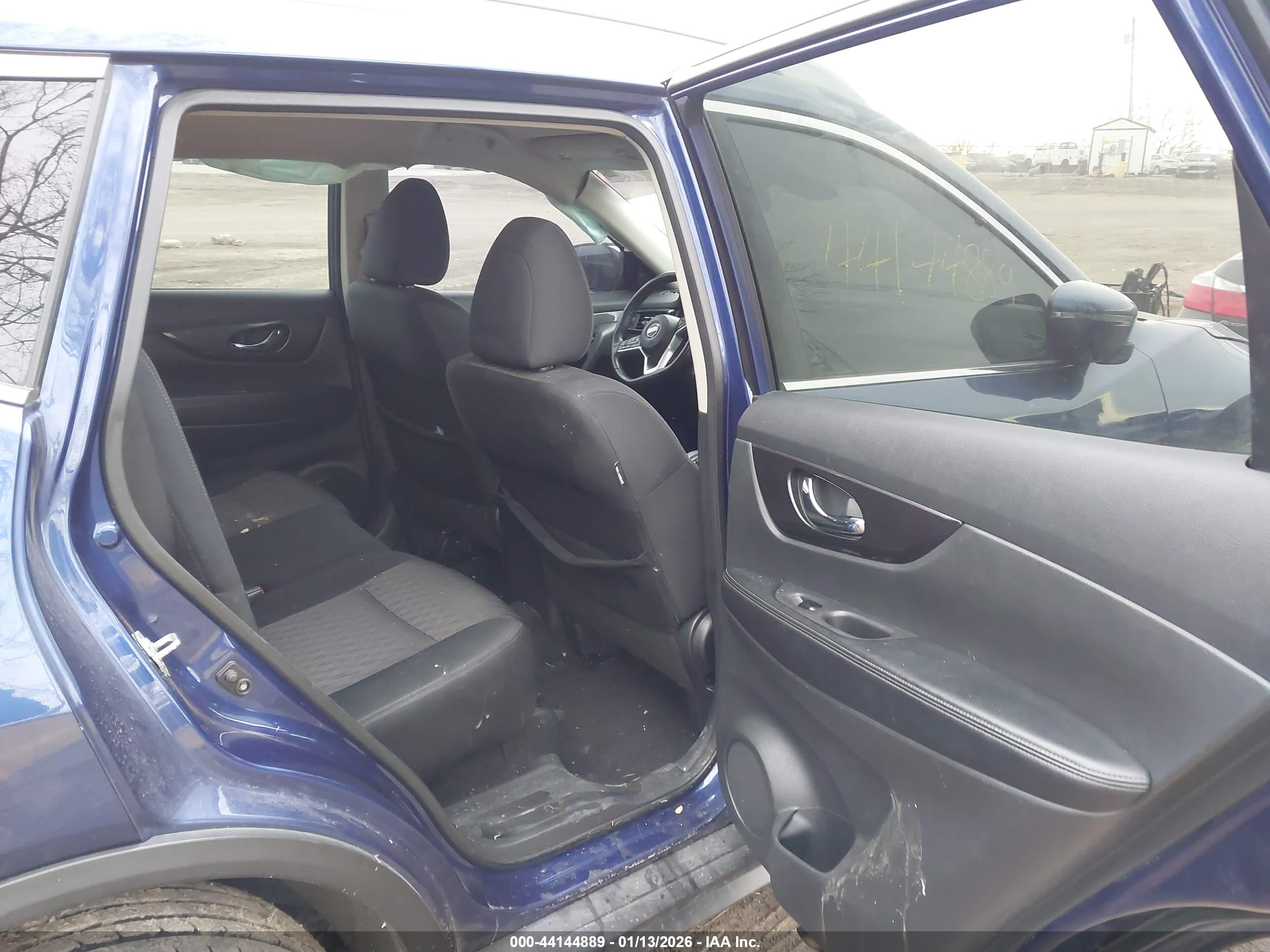 NISSAN ROGUE image 8