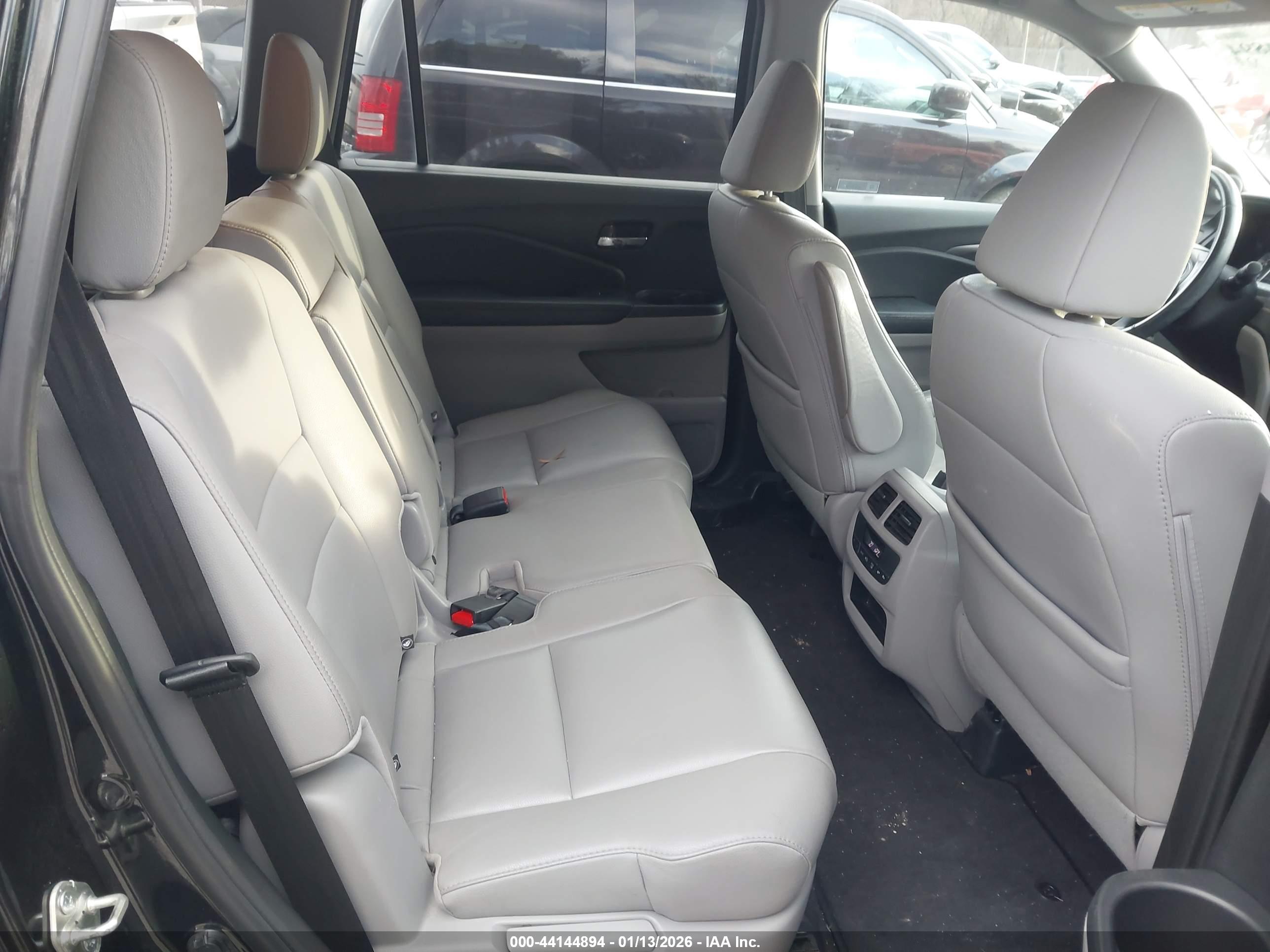 HONDA PILOT image 8