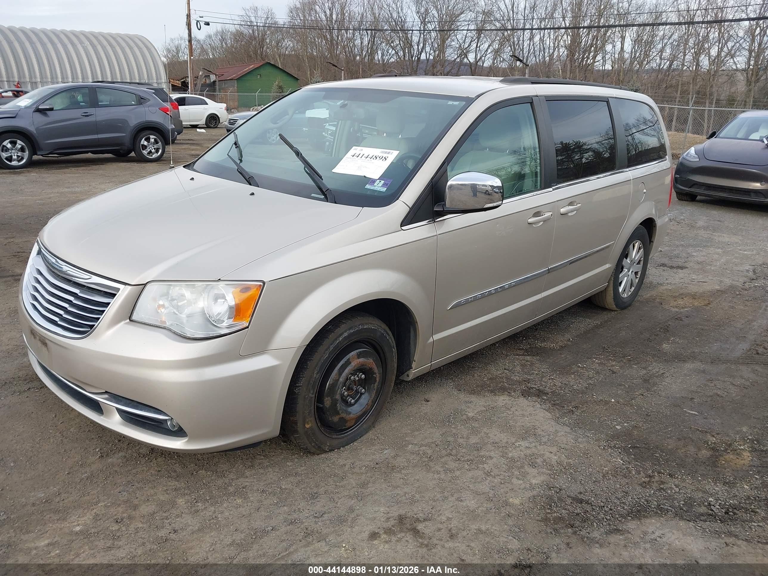 CHRYSLER TOWN image 2