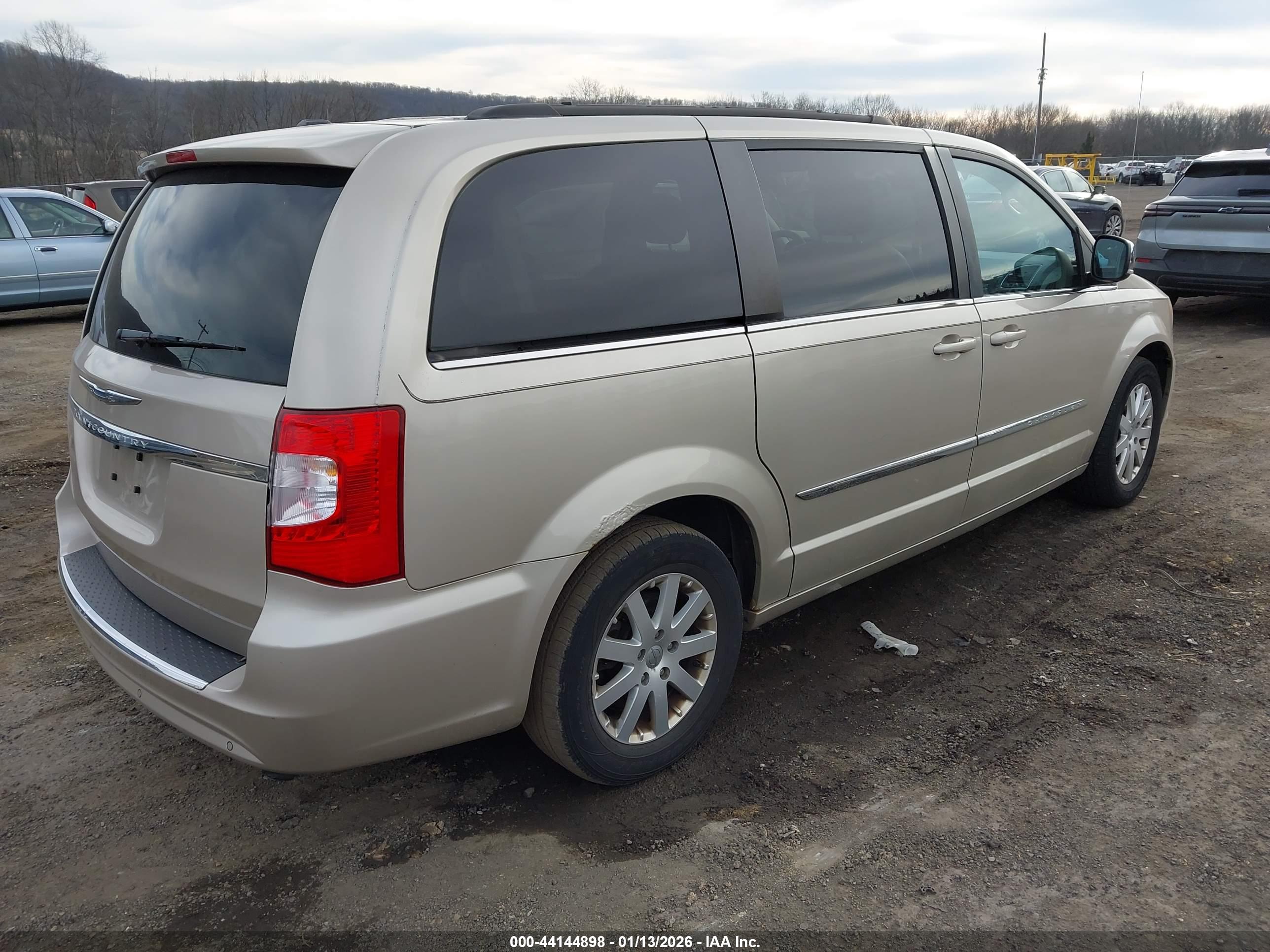 CHRYSLER TOWN image 4