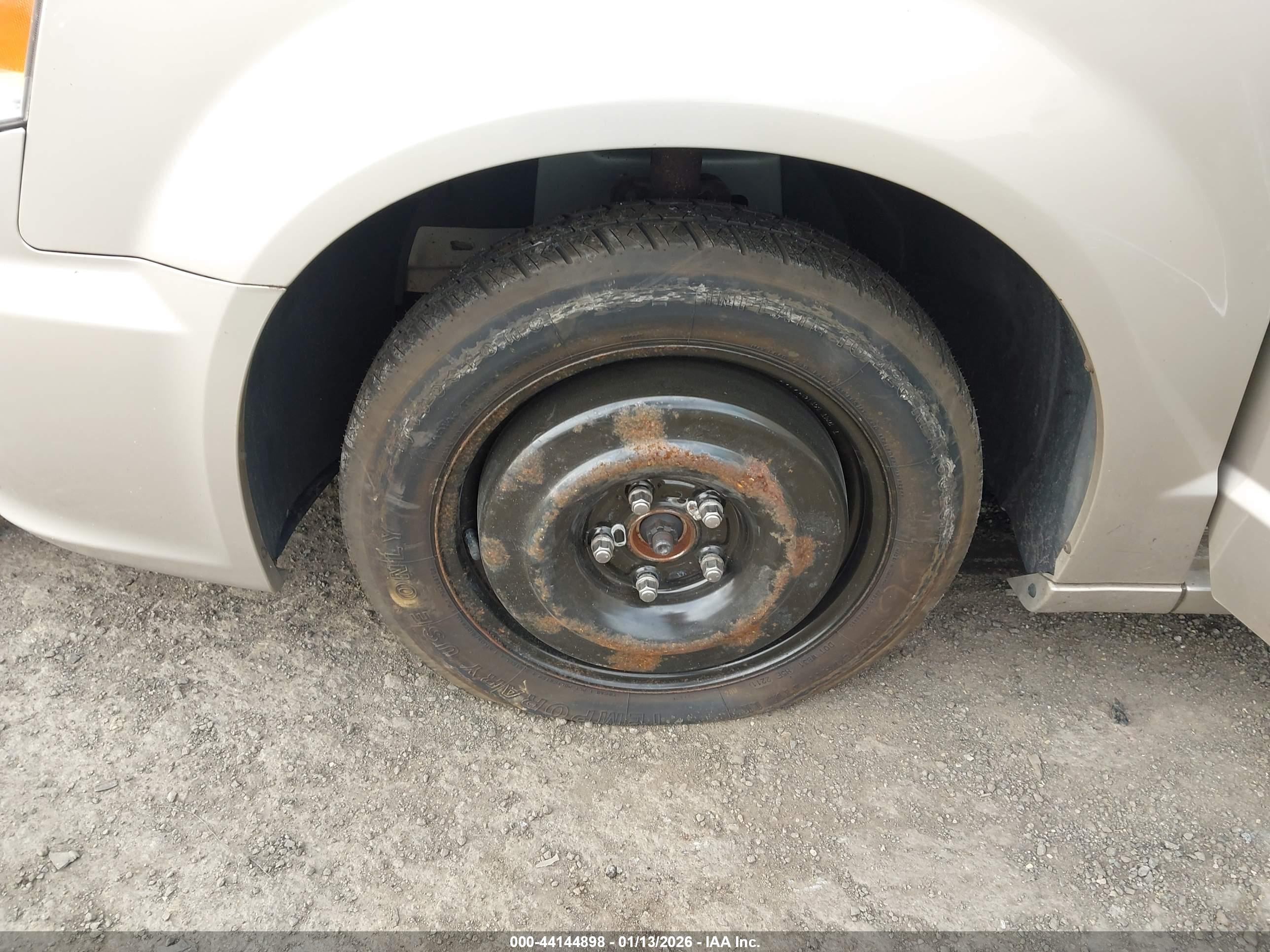 CHRYSLER TOWN image 6