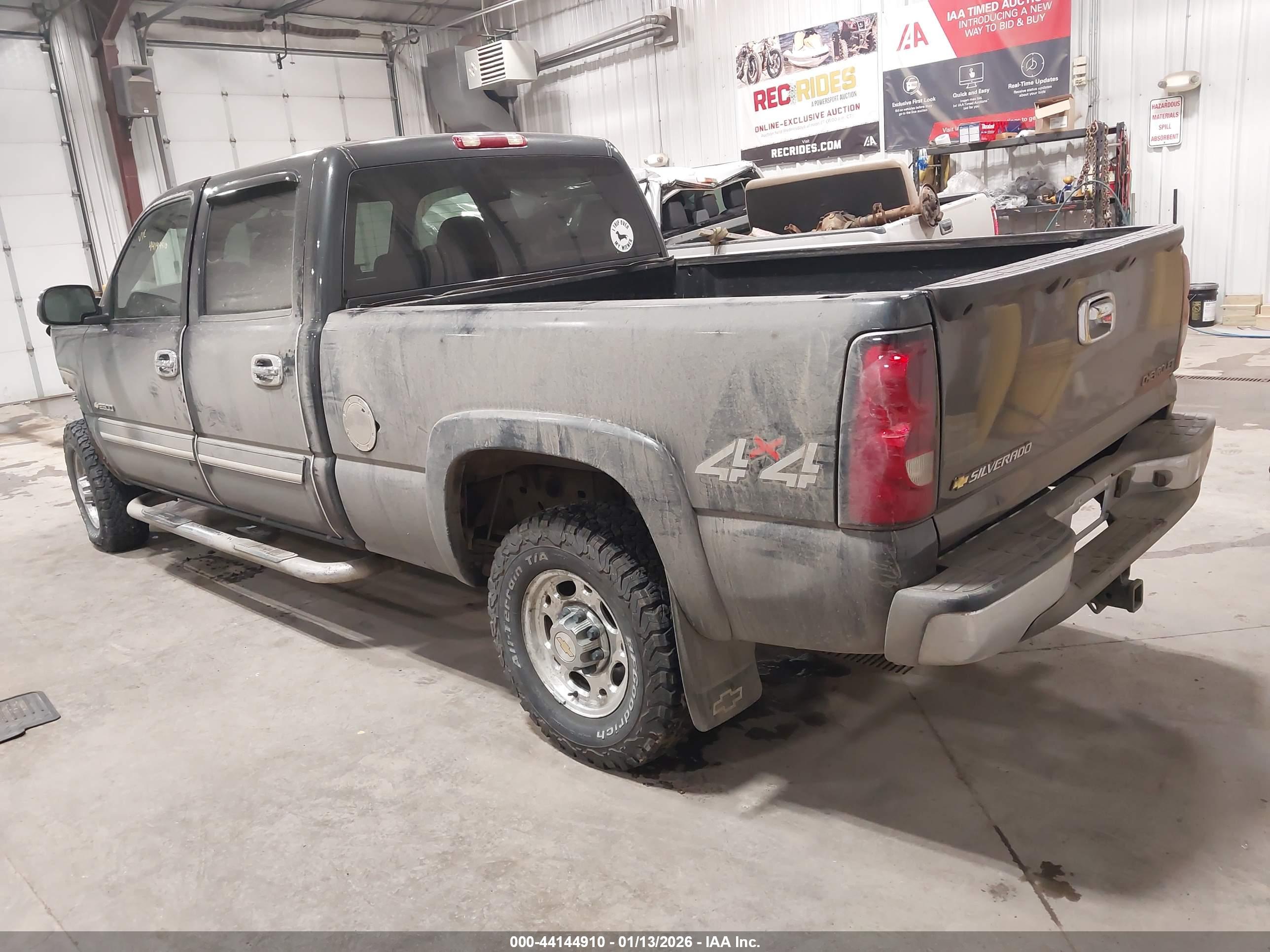 CHEVROLET SILVERADO image 3