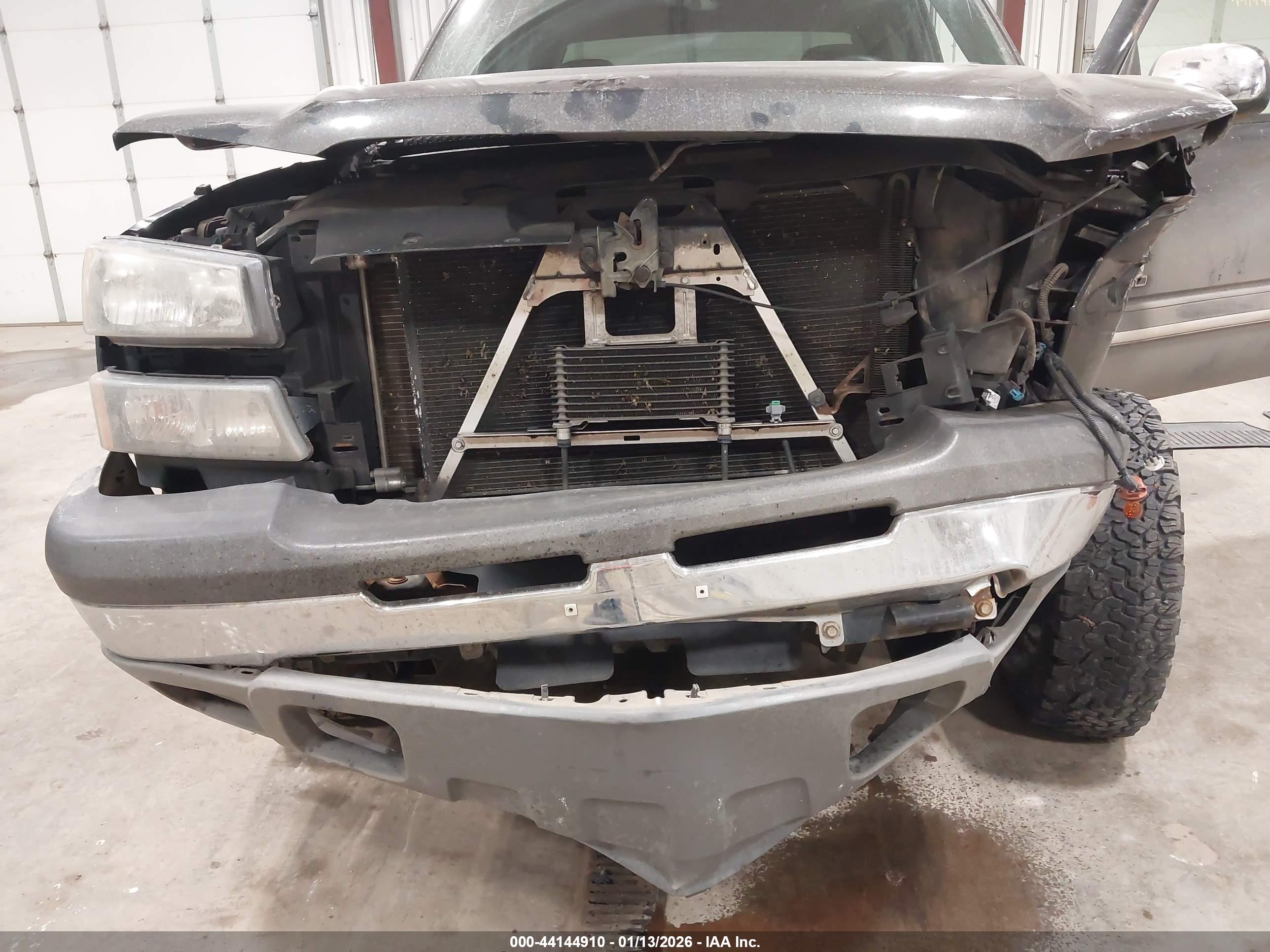 CHEVROLET SILVERADO image 6