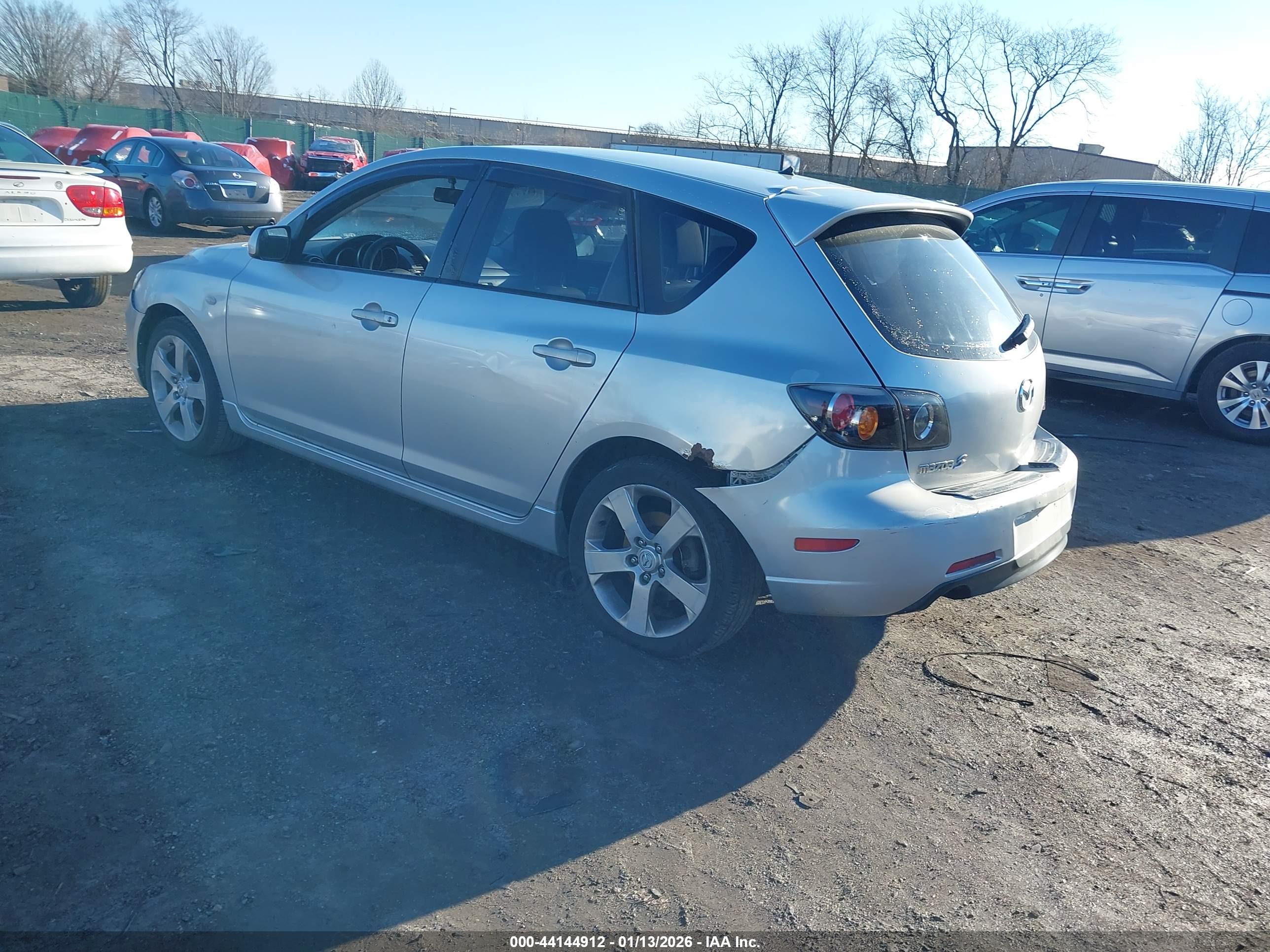 MAZDA MAZDA3 image 3