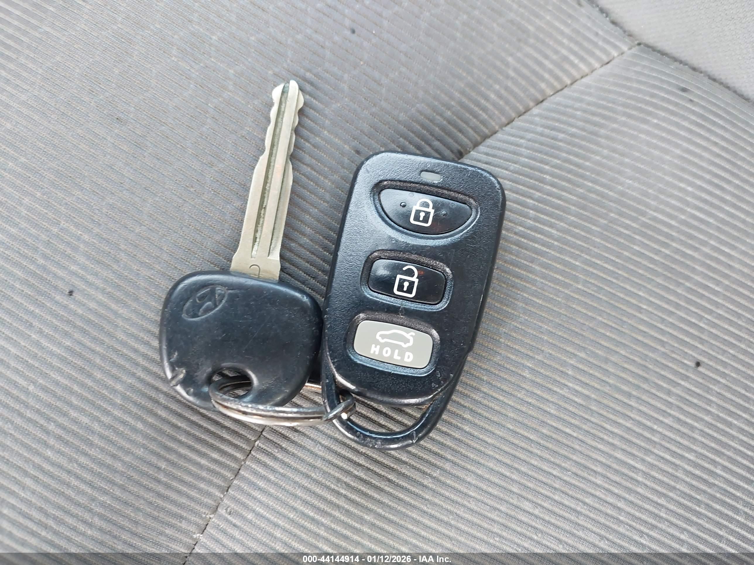 HYUNDAI ELANTRA image 11