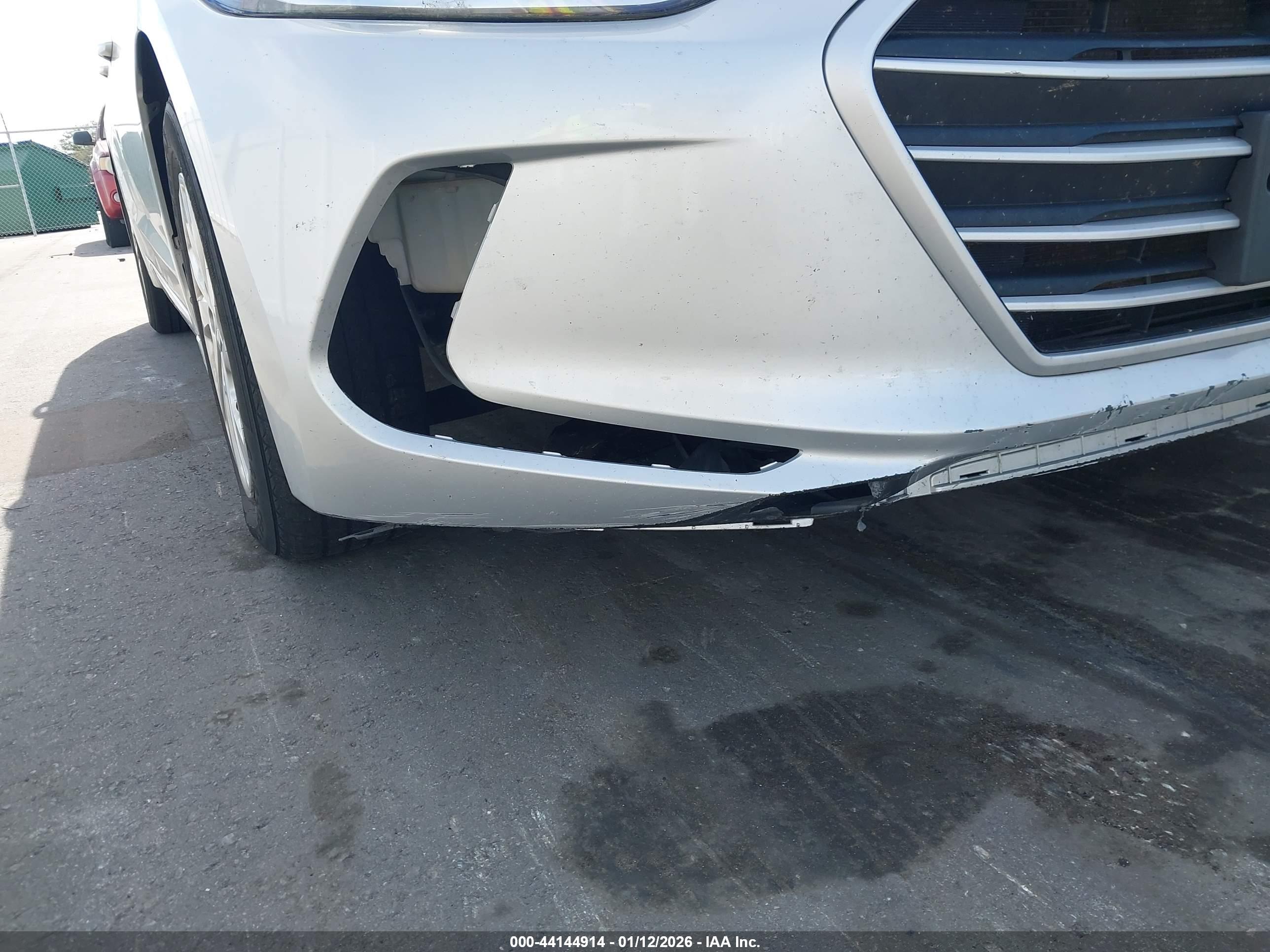 HYUNDAI ELANTRA image 6