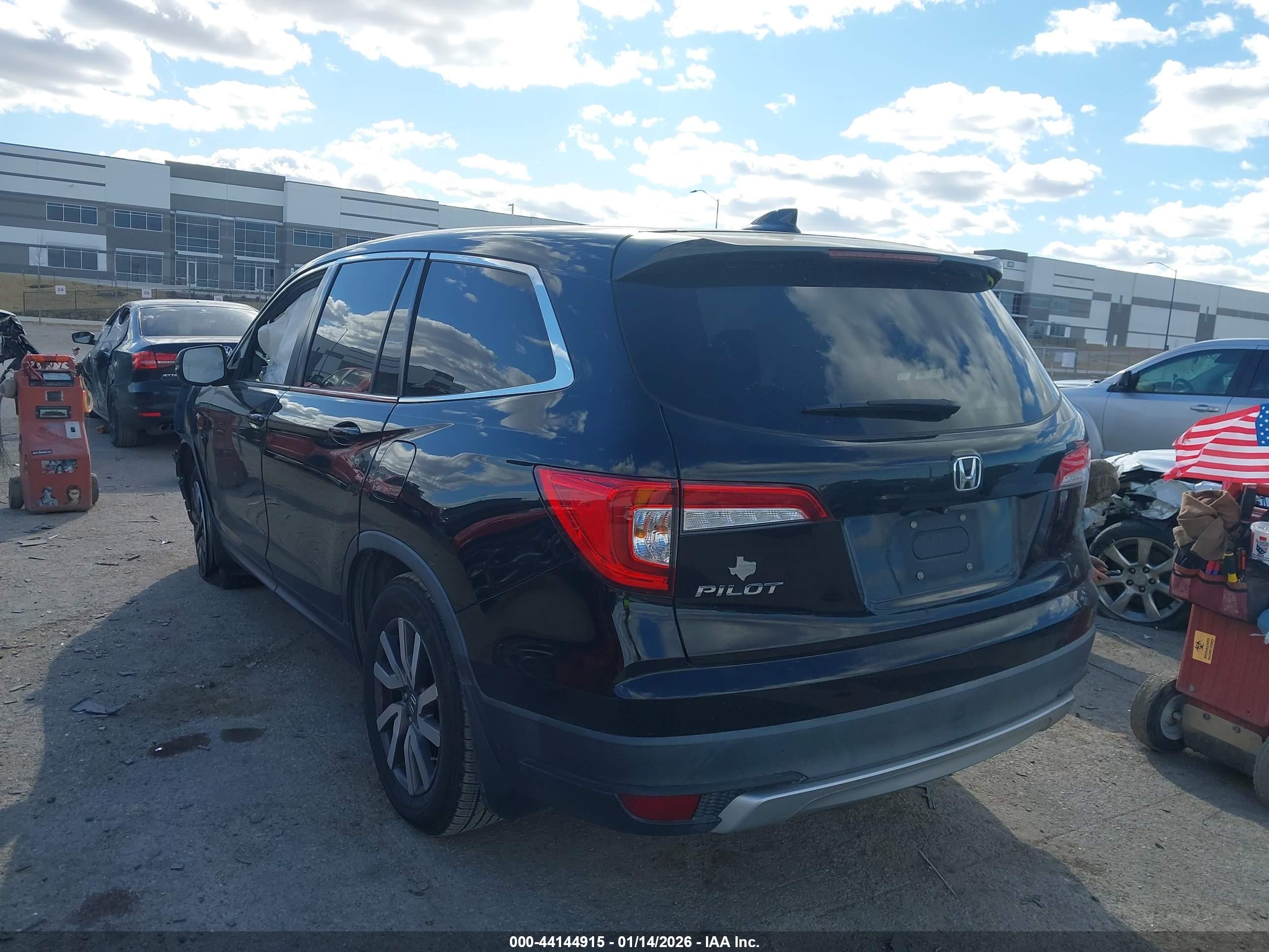 HONDA PILOT image 3