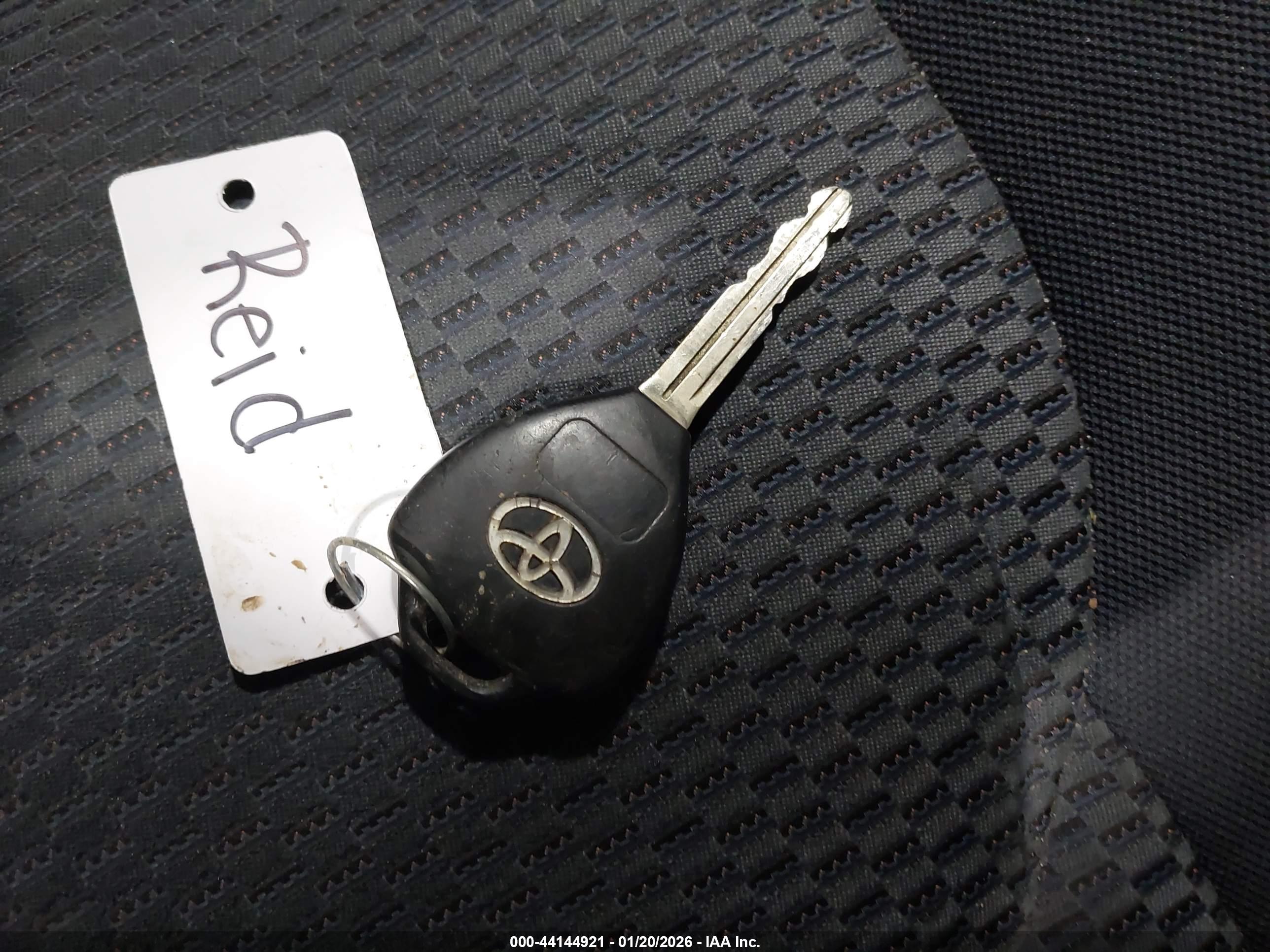 TOYOTA RAV4 image 11