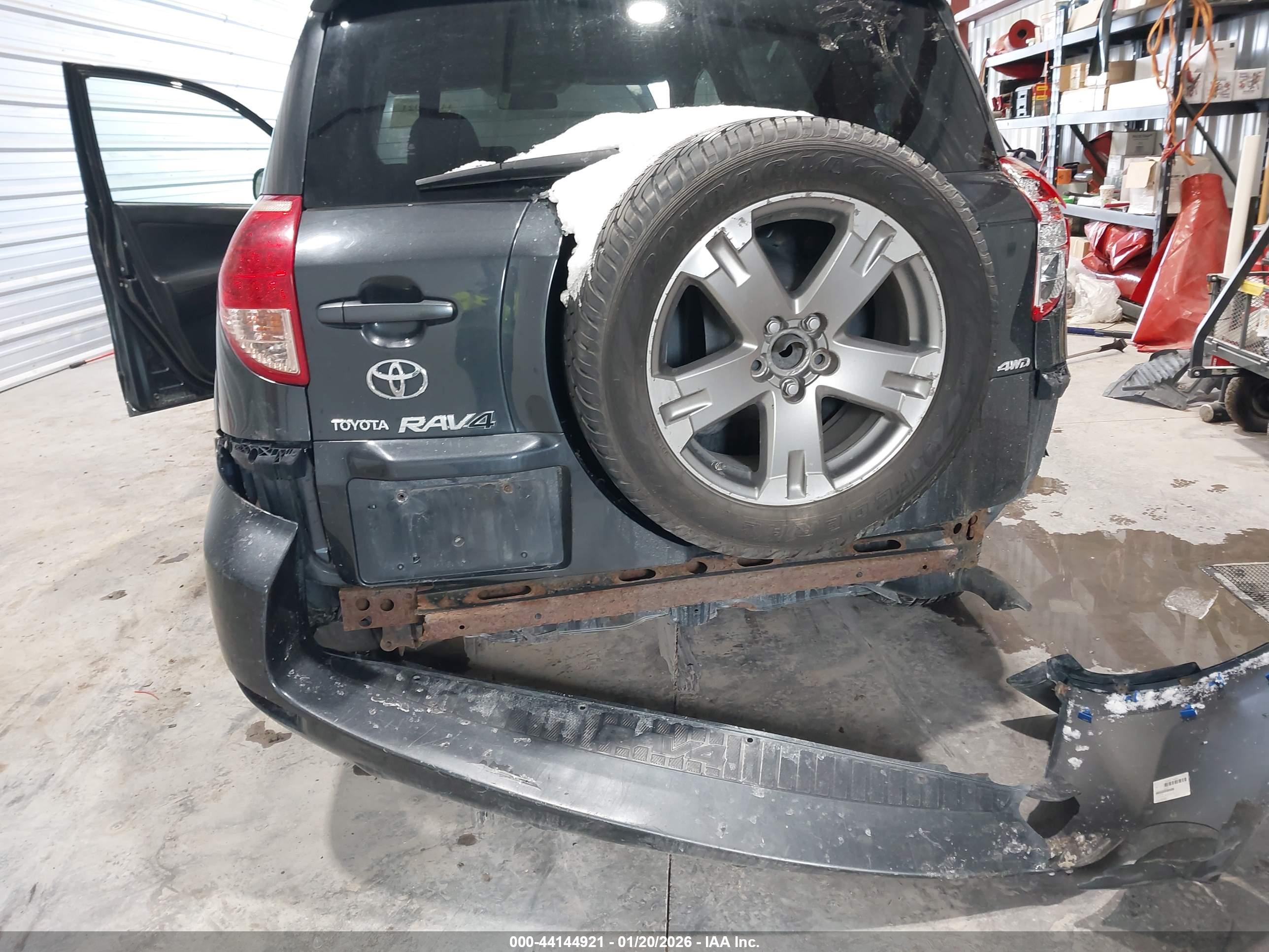 TOYOTA RAV4 image 6