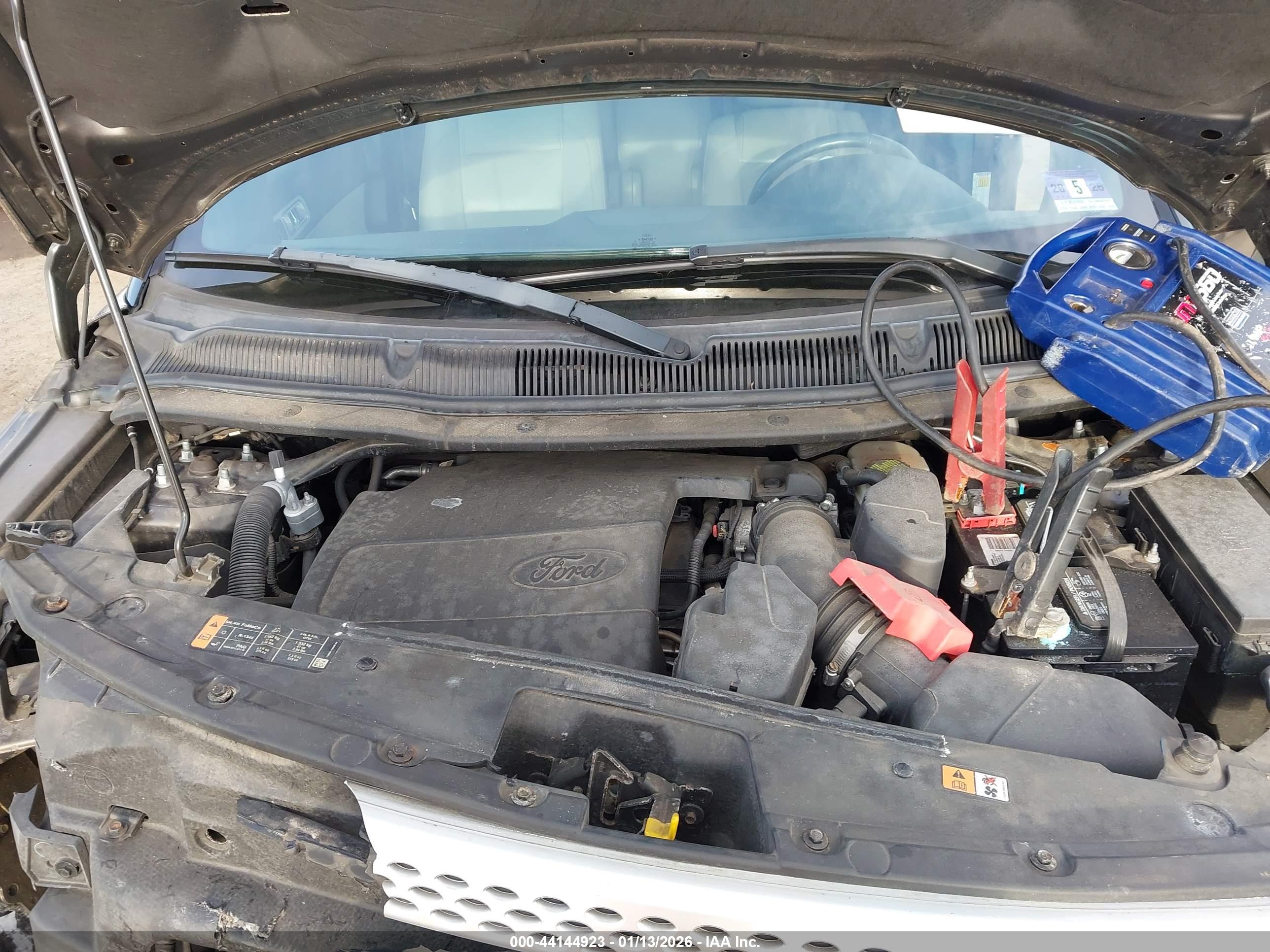 FORD EXPLORER image 10