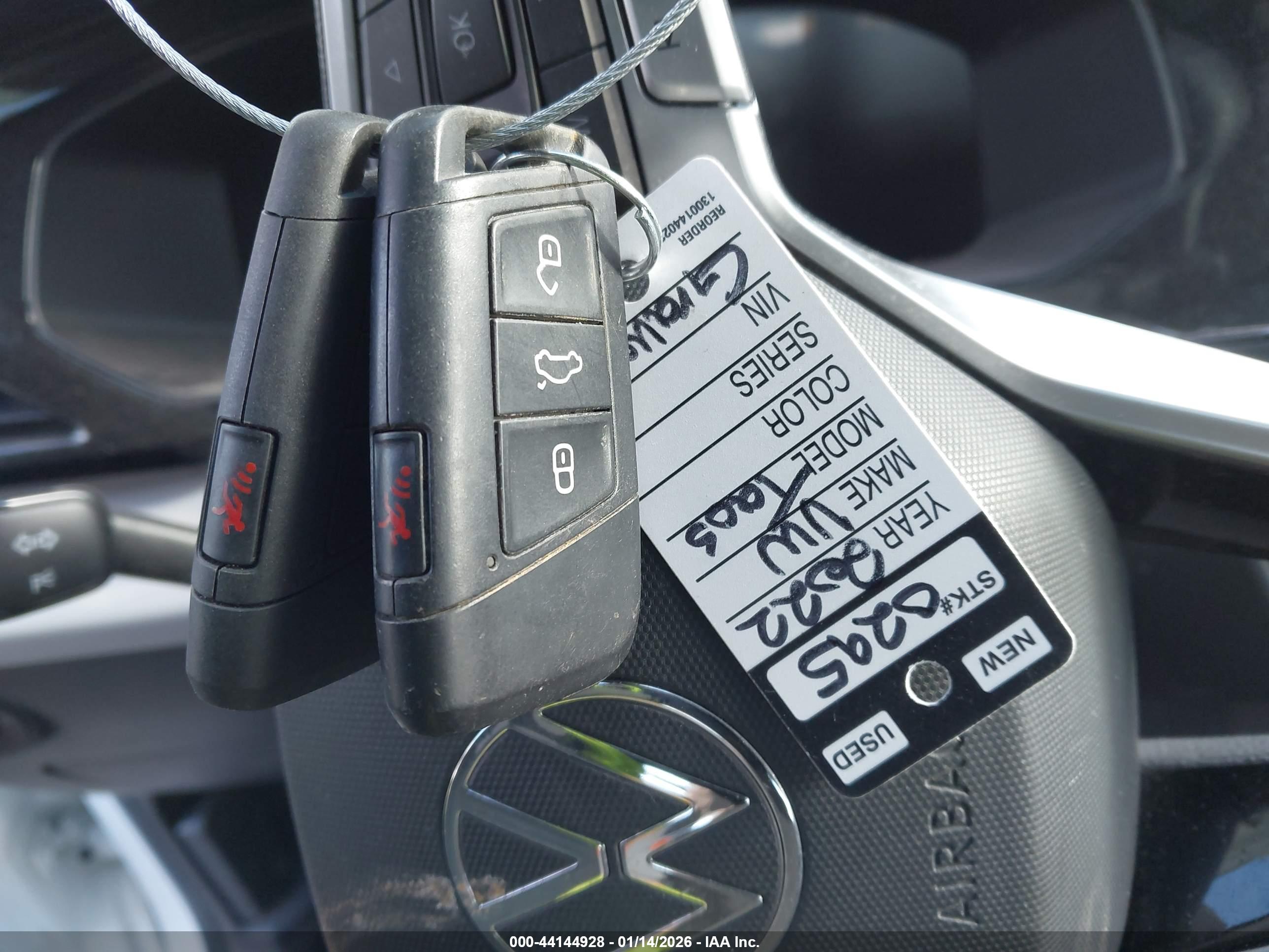 VOLKSWAGEN TAOS image 11