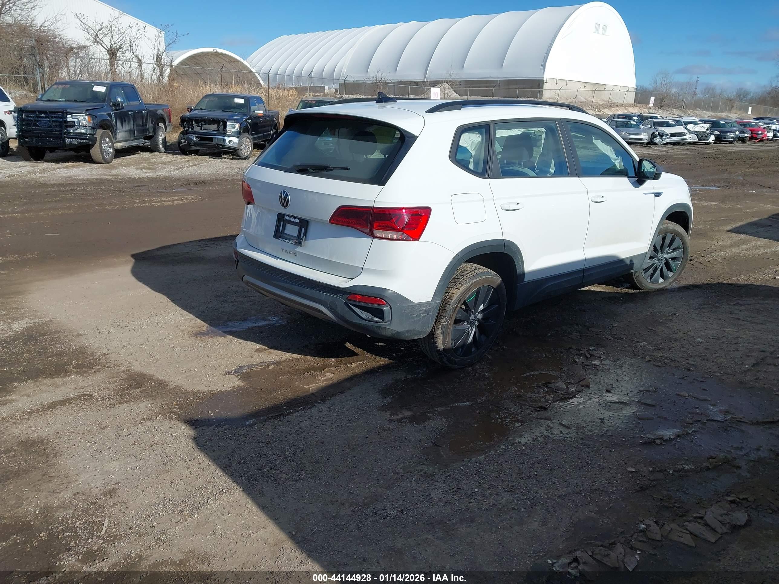 VOLKSWAGEN TAOS image 4