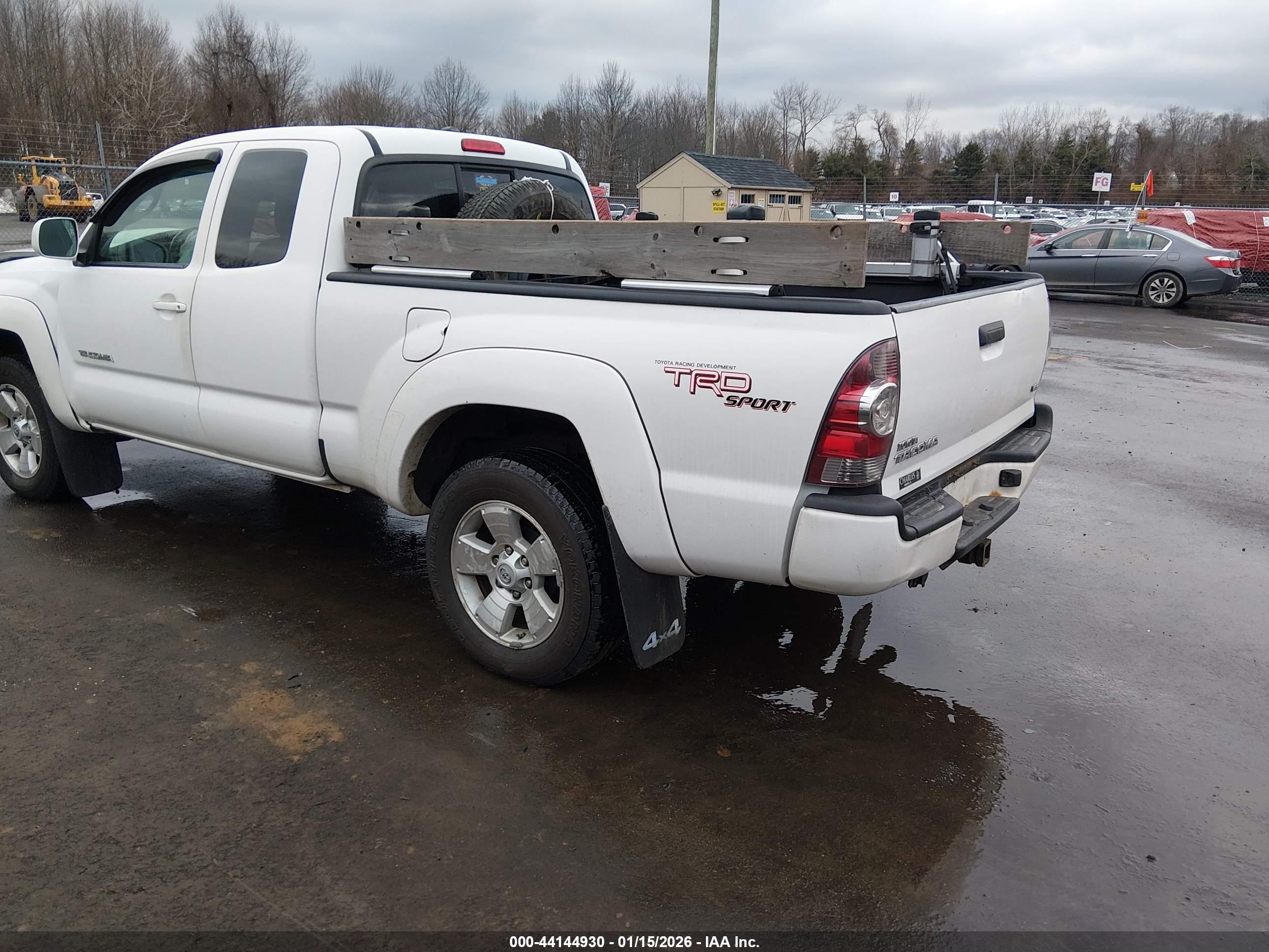TOYOTA TACOMA image 3