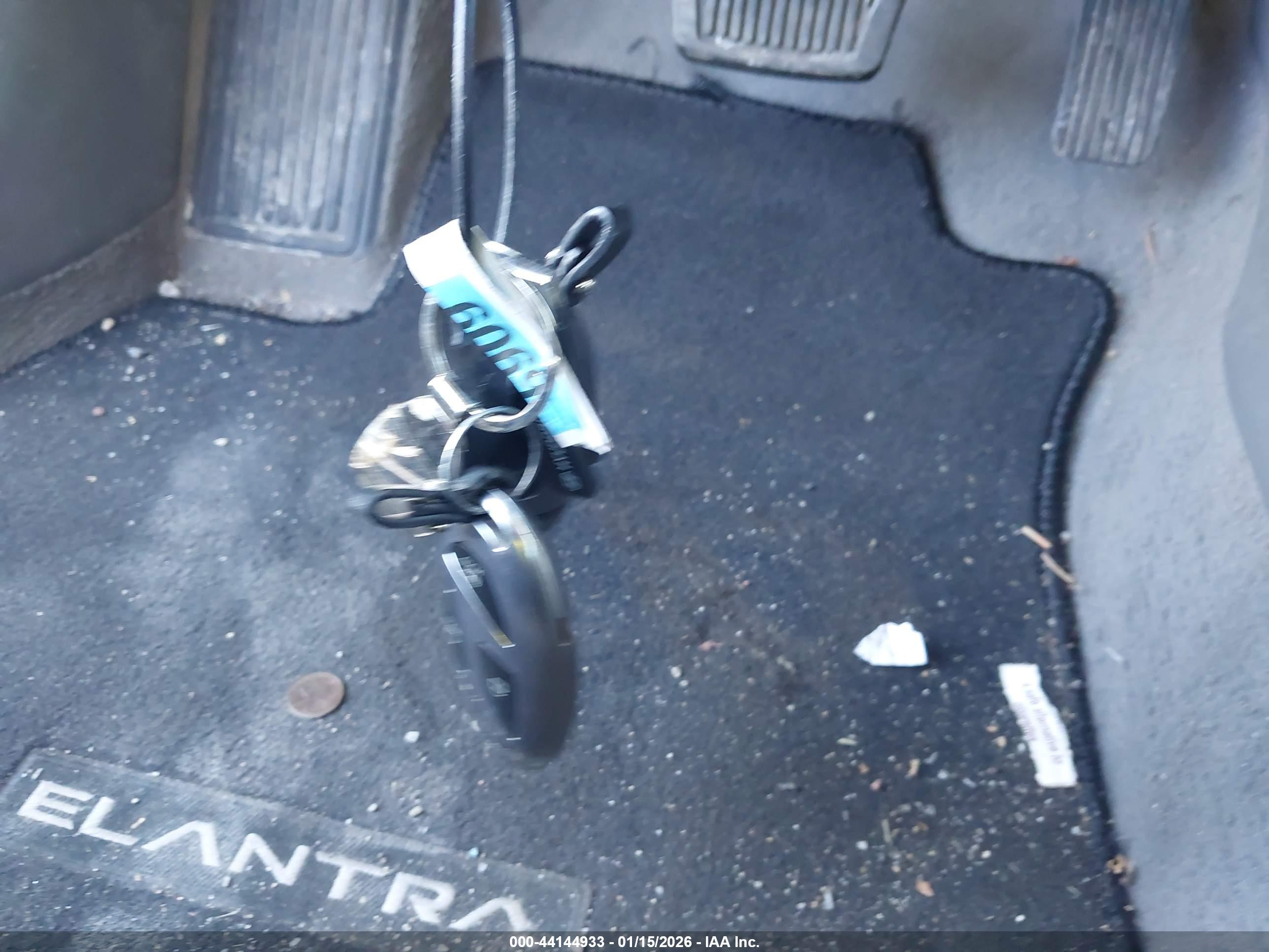 HYUNDAI ELANTRA image 11