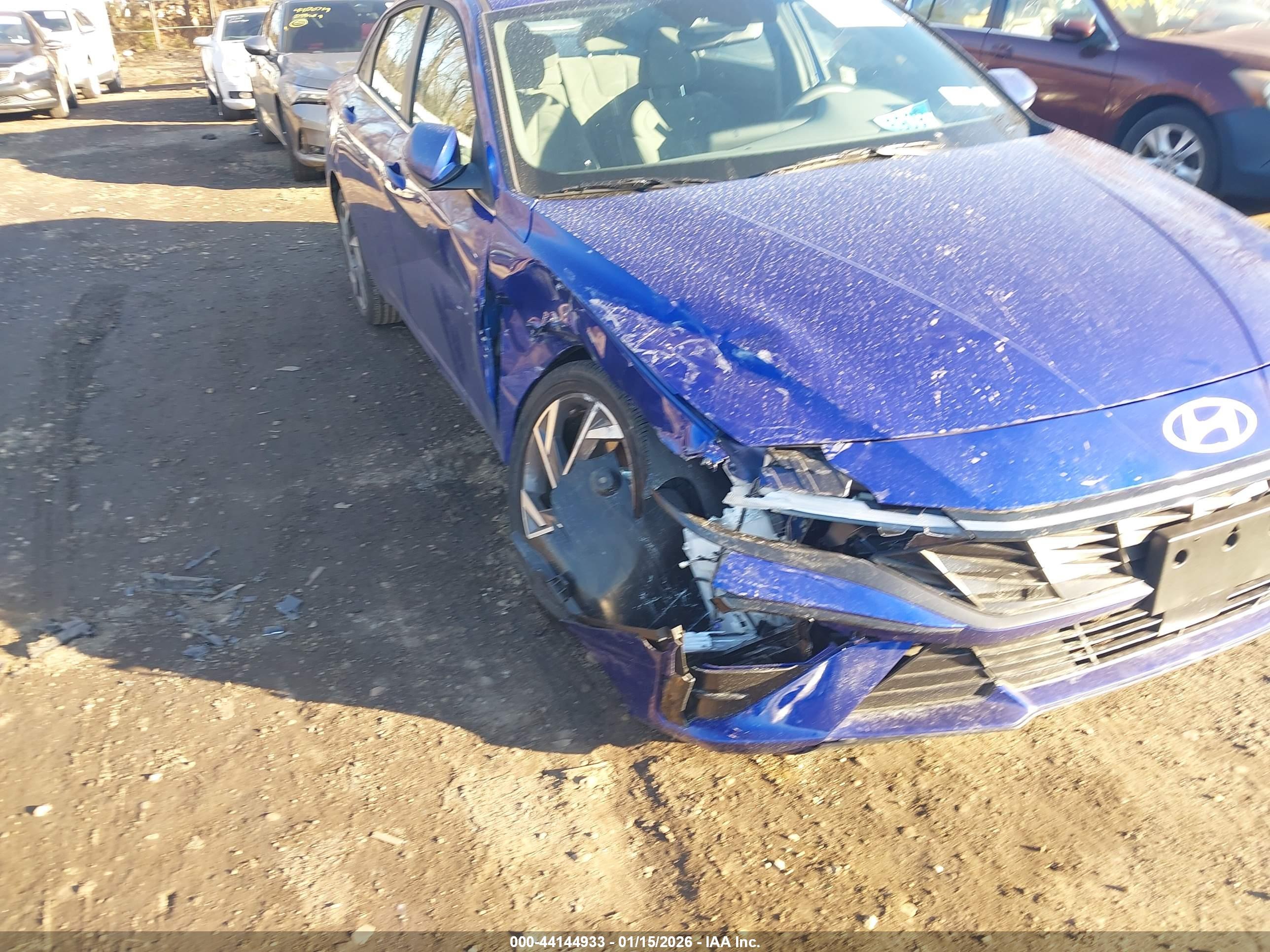 HYUNDAI ELANTRA image 6