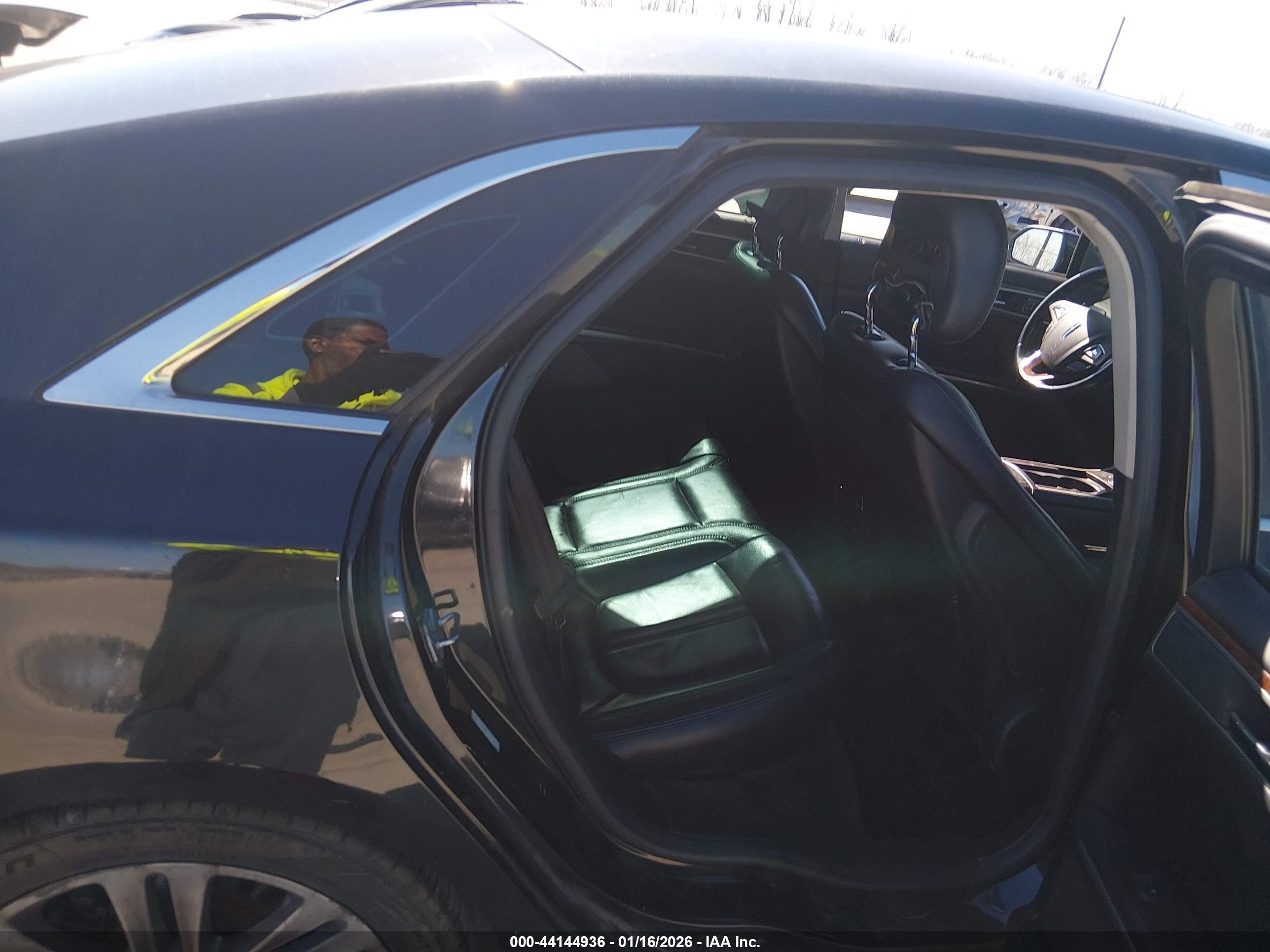 LINCOLN MKZ image 8