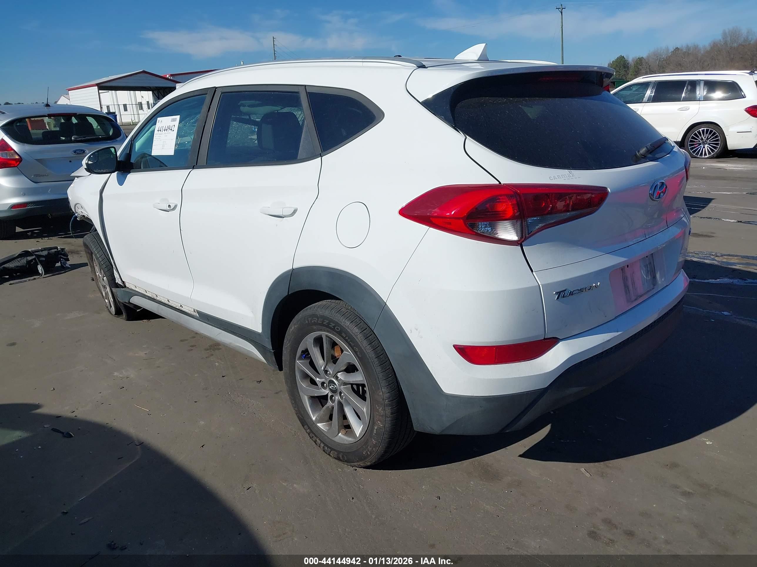 HYUNDAI TUCSON image 3