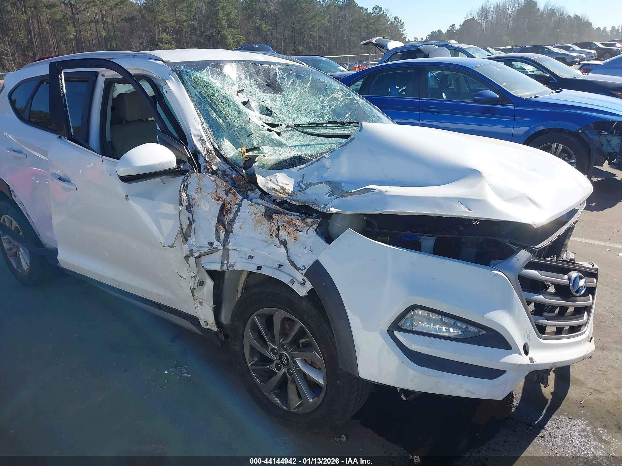 HYUNDAI TUCSON image 6