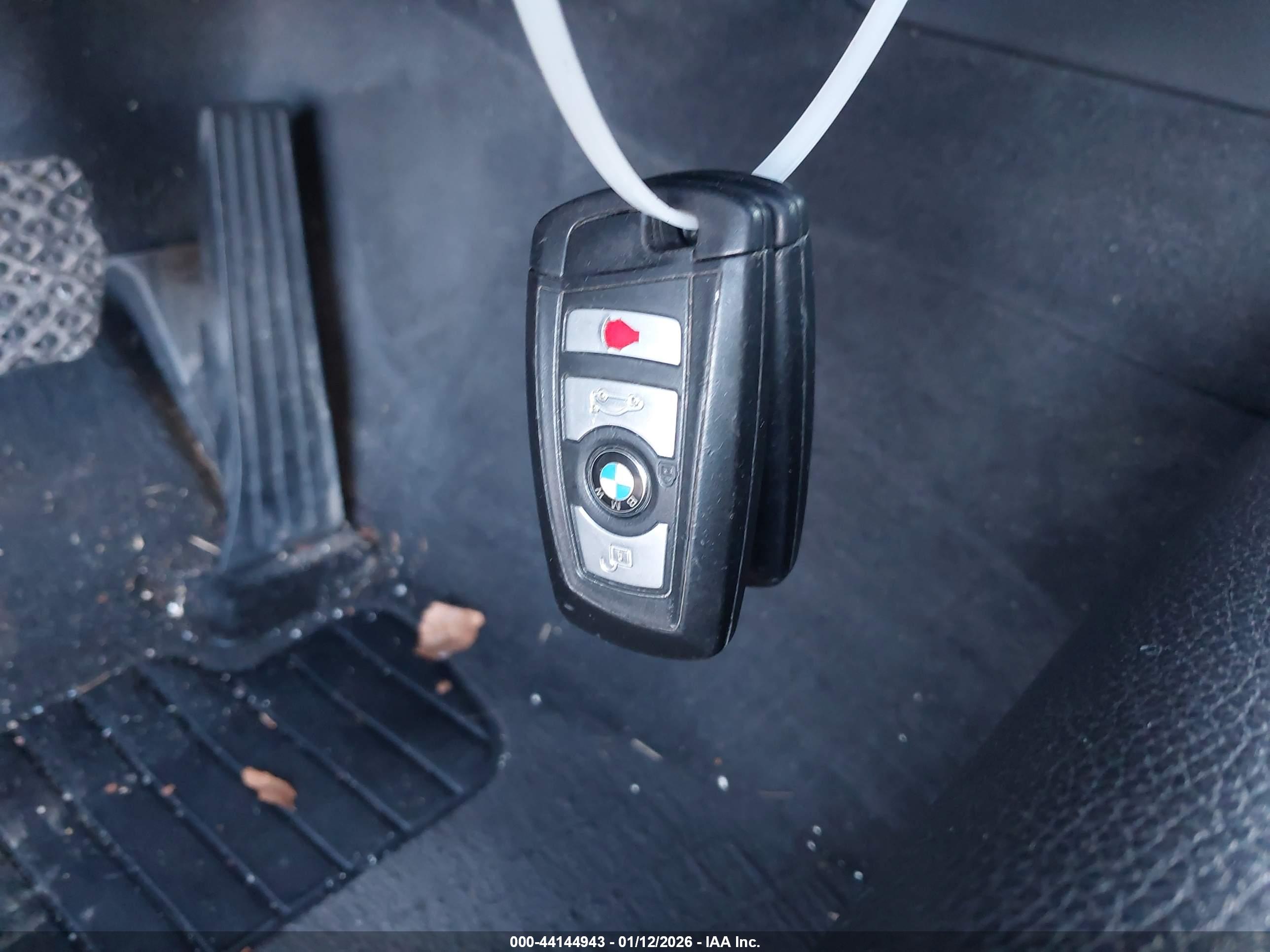 BMW 528I image 11