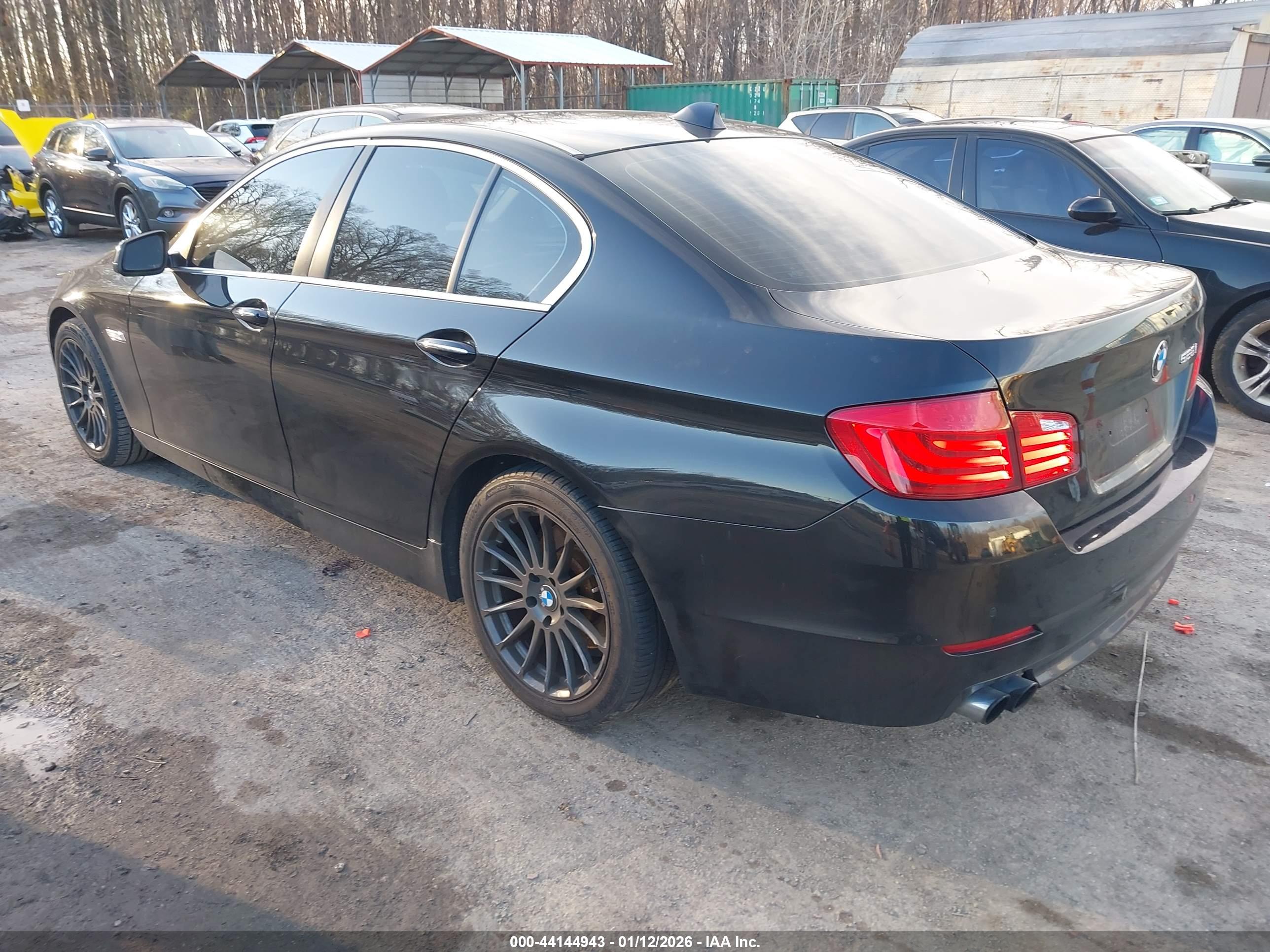 BMW 528I image 3
