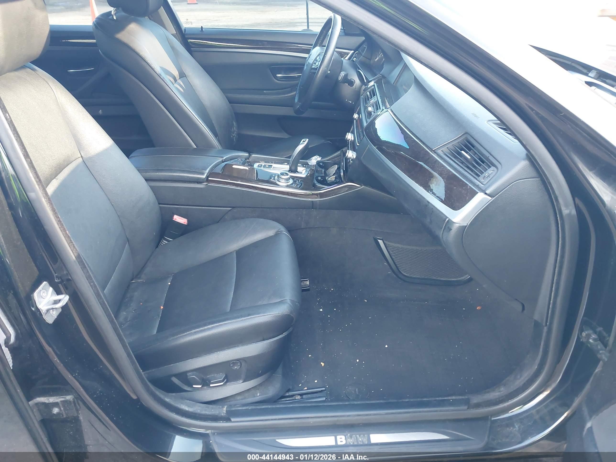 BMW 528I image 5