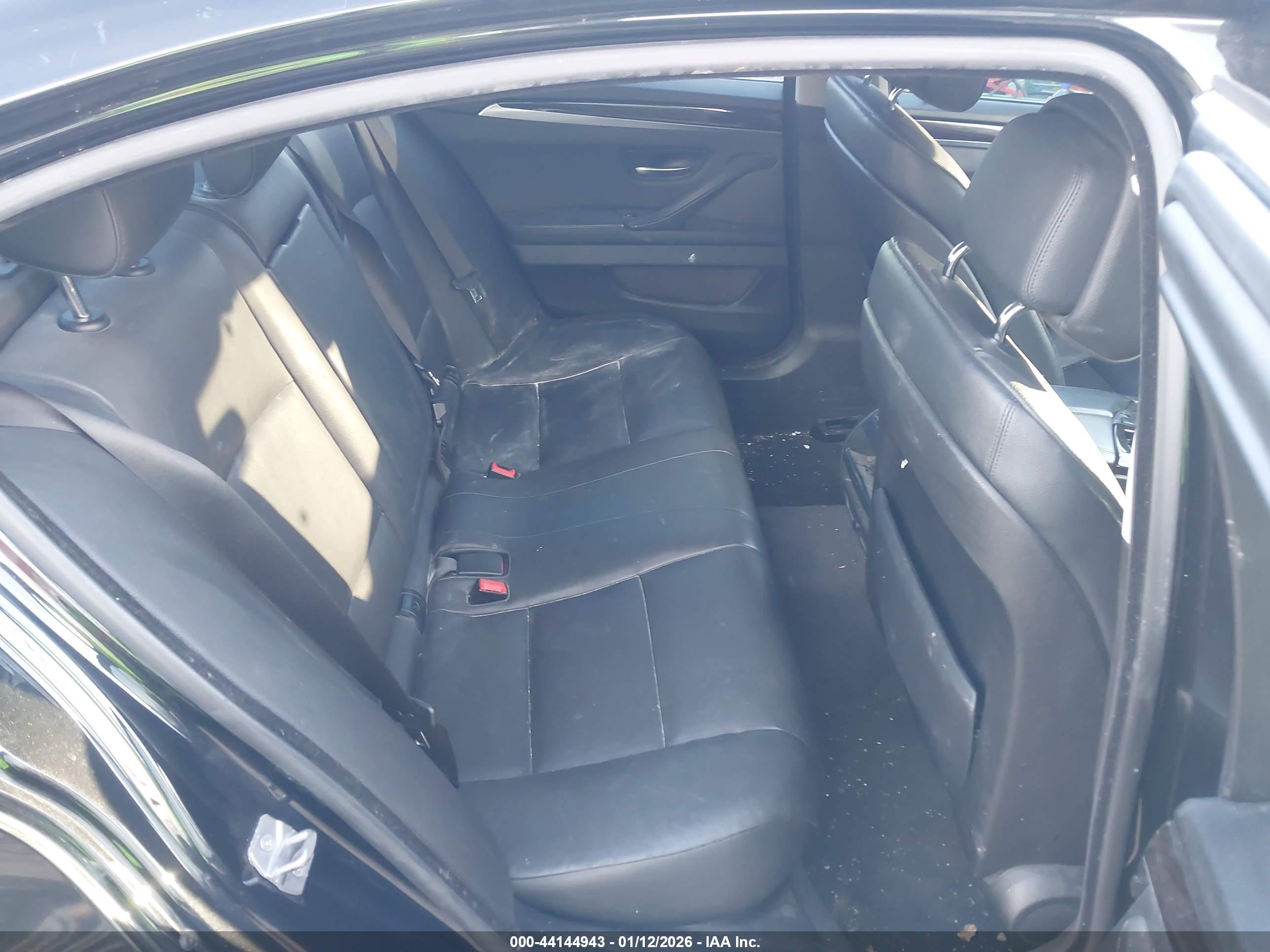 BMW 528I image 8